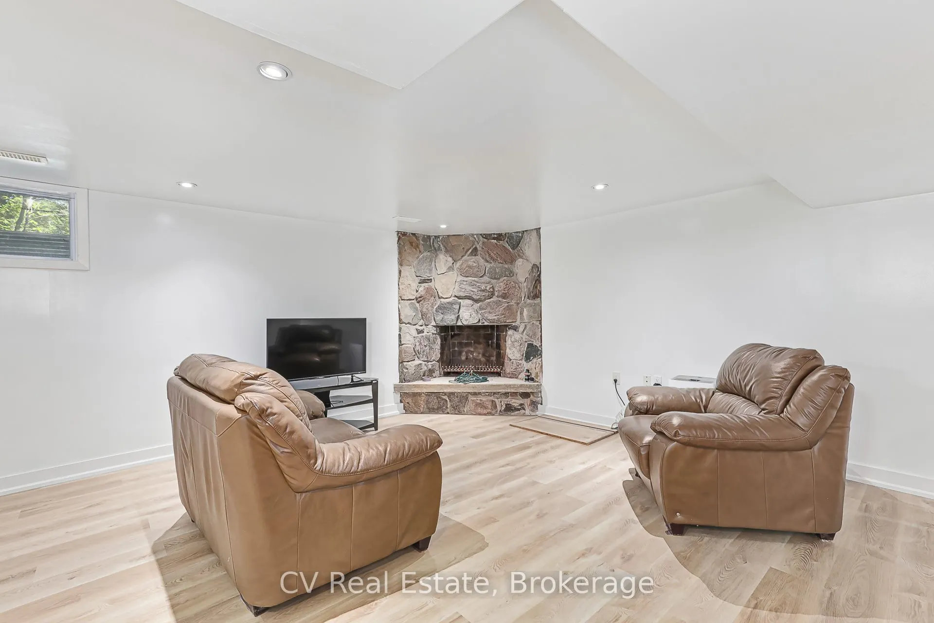 156 Chamonix Crescent