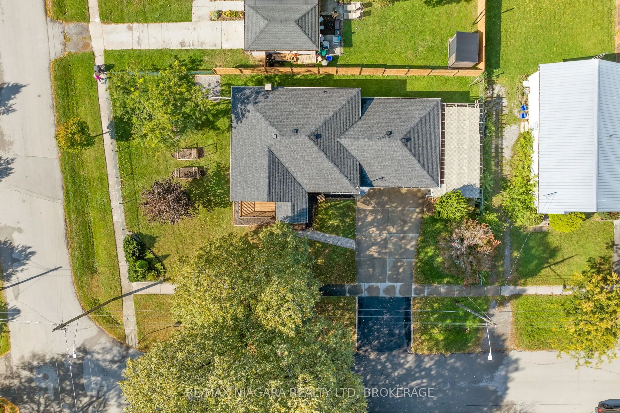 9 GHENT Street