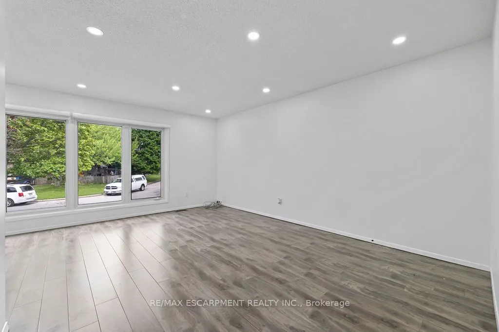24 TARA Crescent