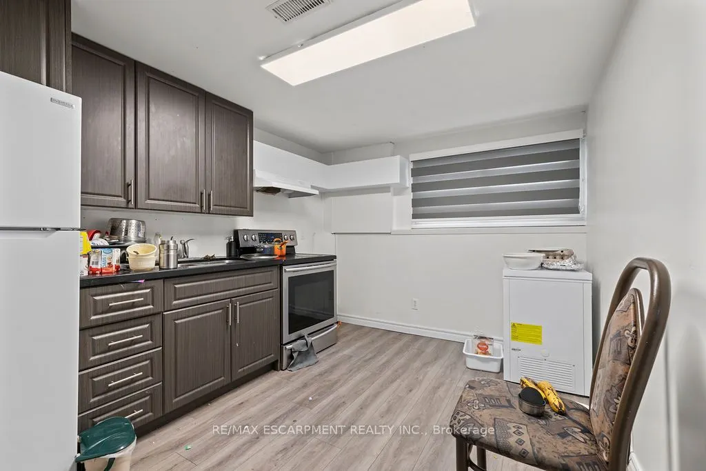 24 TARA Crescent