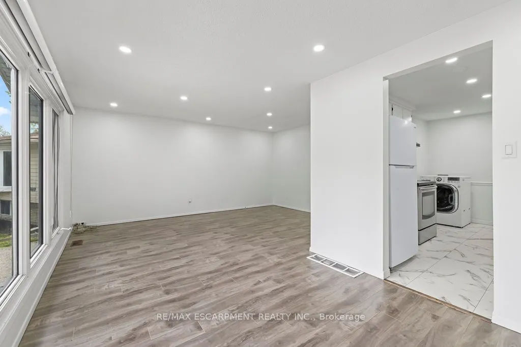 24 TARA Crescent