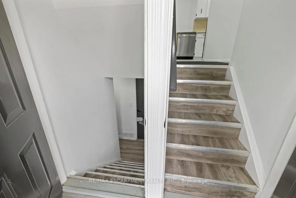 24 TARA Crescent