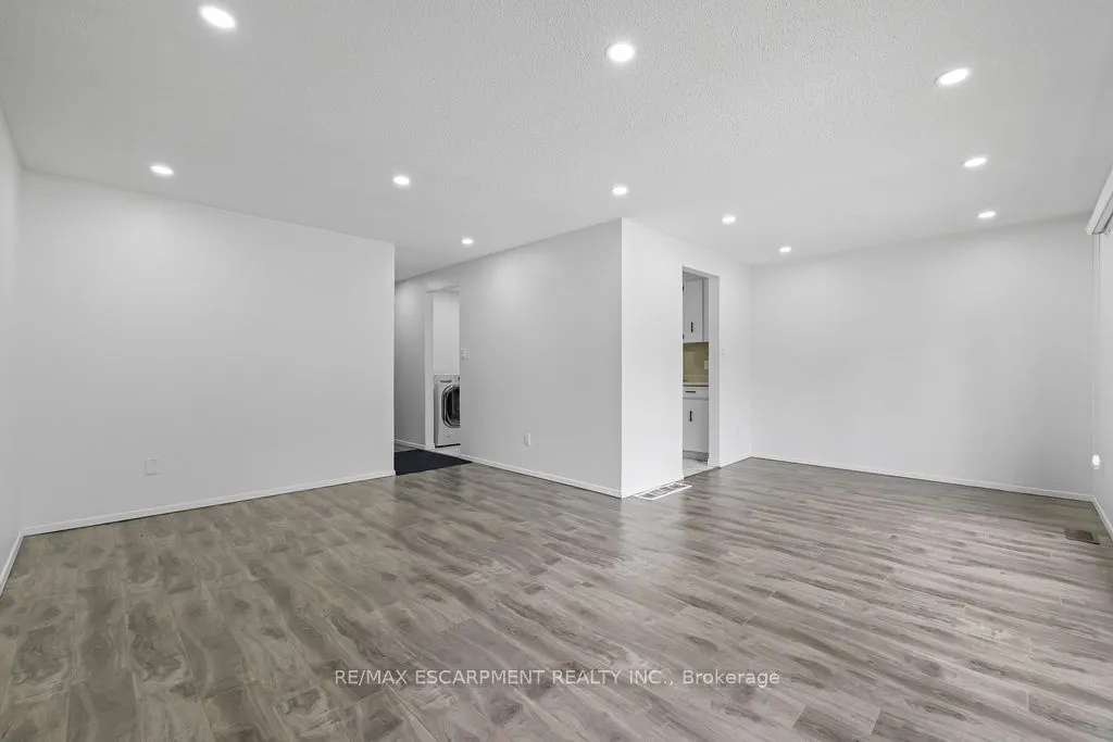 24 TARA Crescent