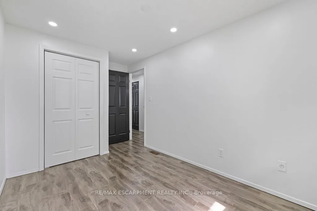 24 TARA Crescent