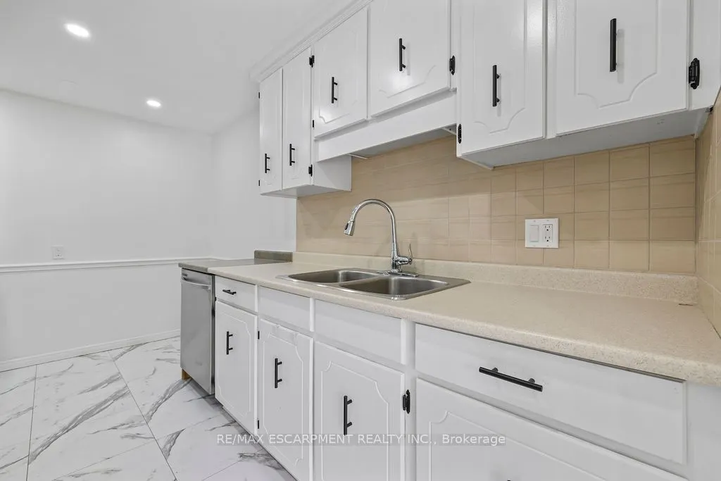 24 TARA Crescent