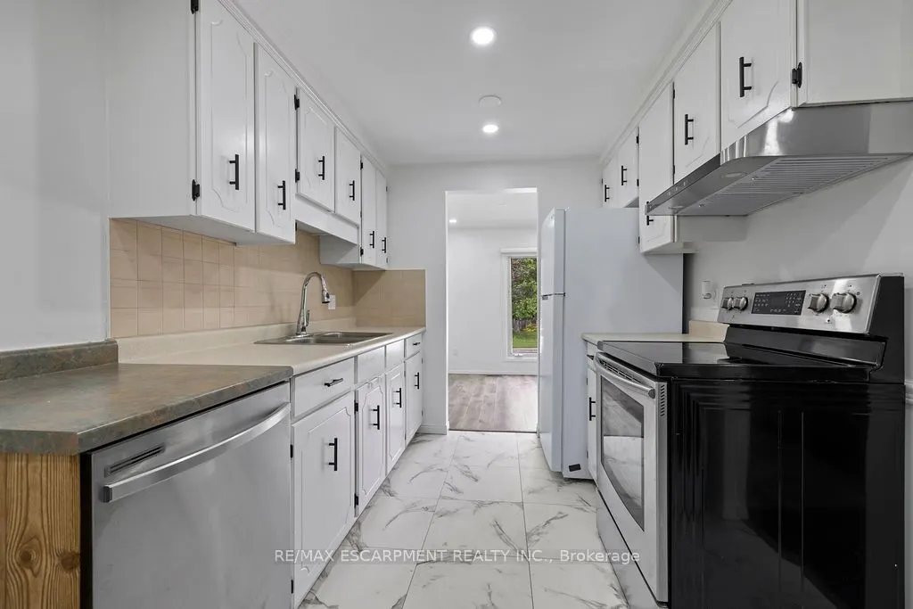 24 TARA Crescent