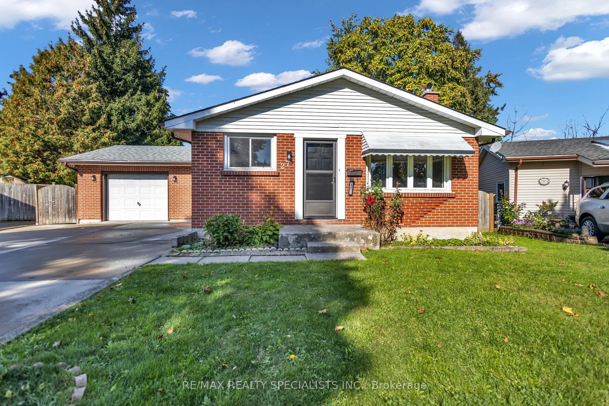 27 TOULON Crescent