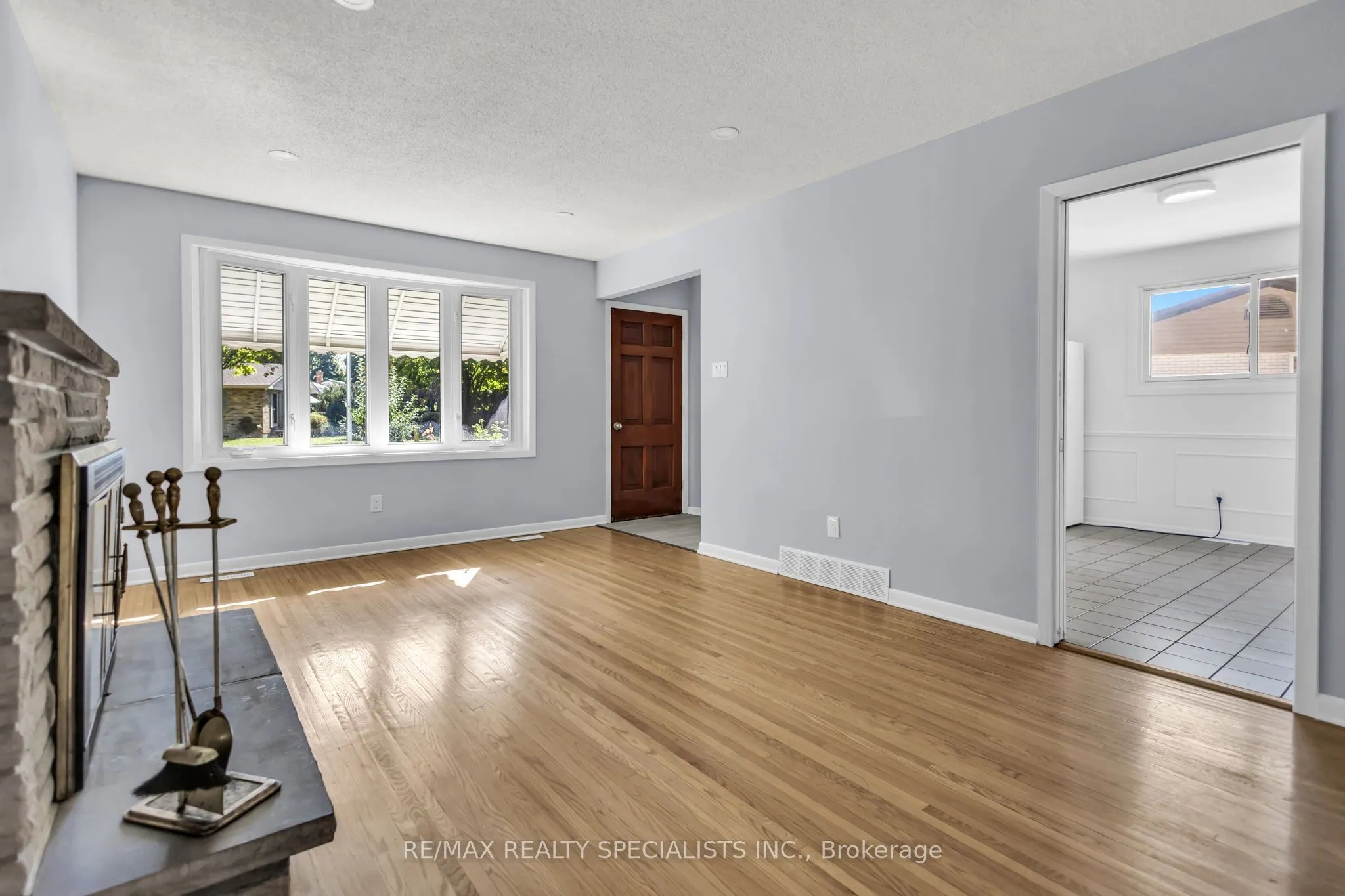 27 TOULON Crescent