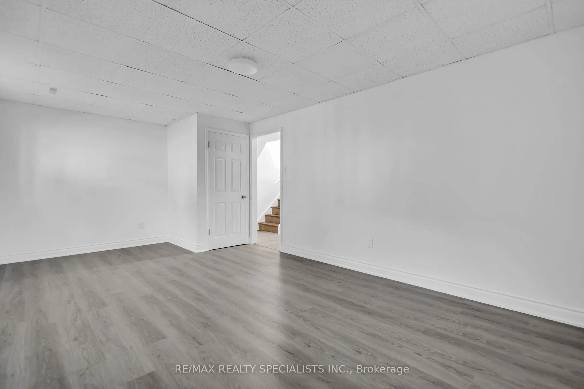 27 TOULON Crescent