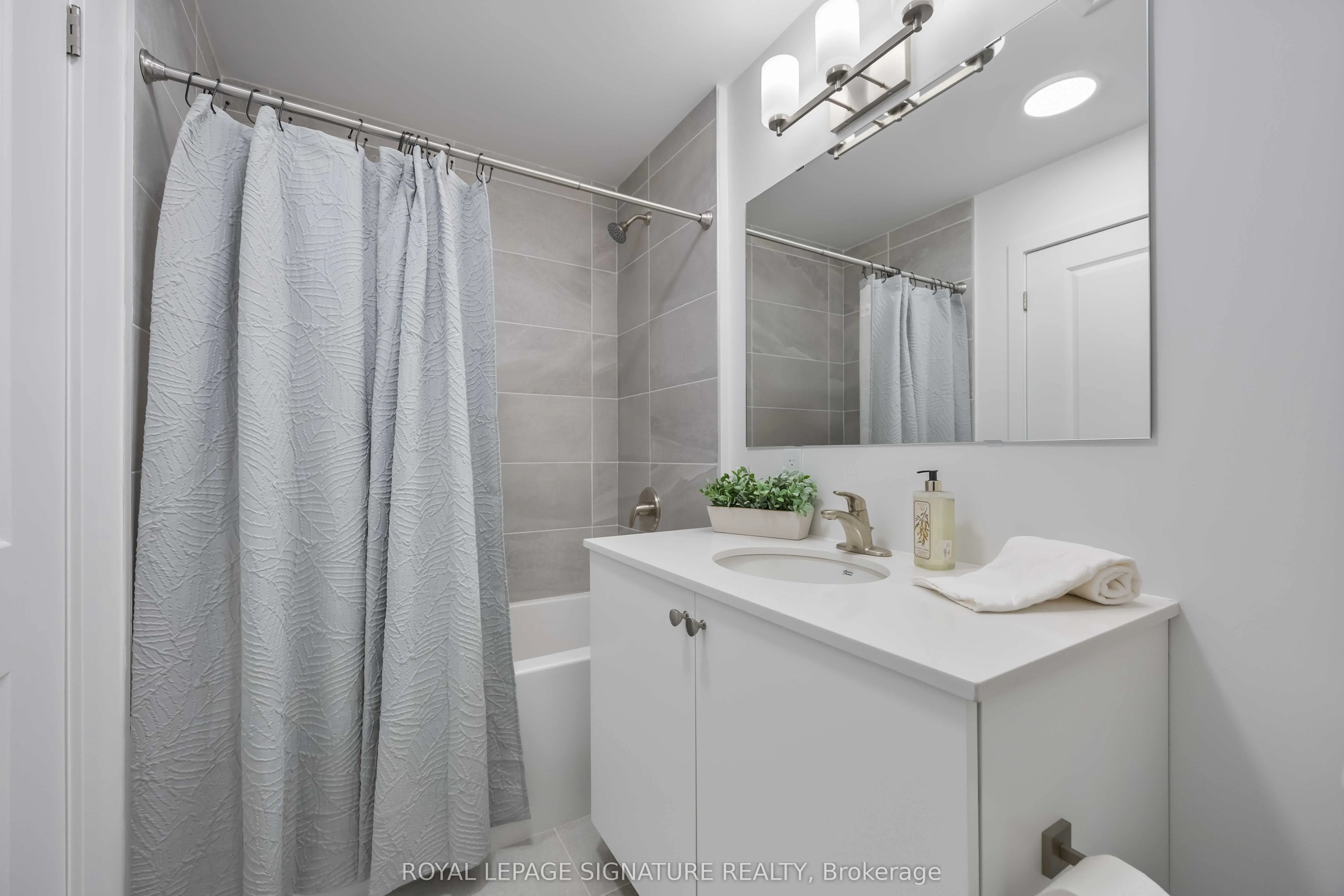 19B West Street N #303
