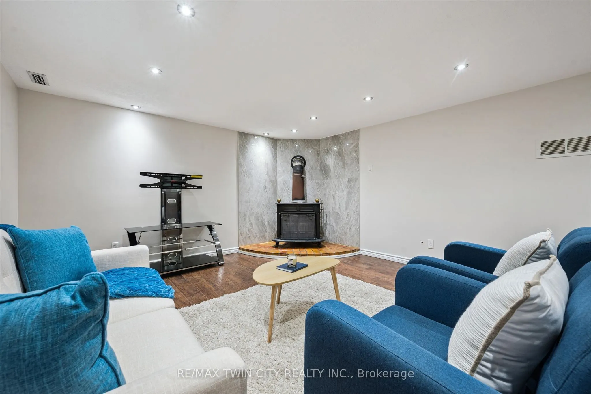 326 Manchester Road