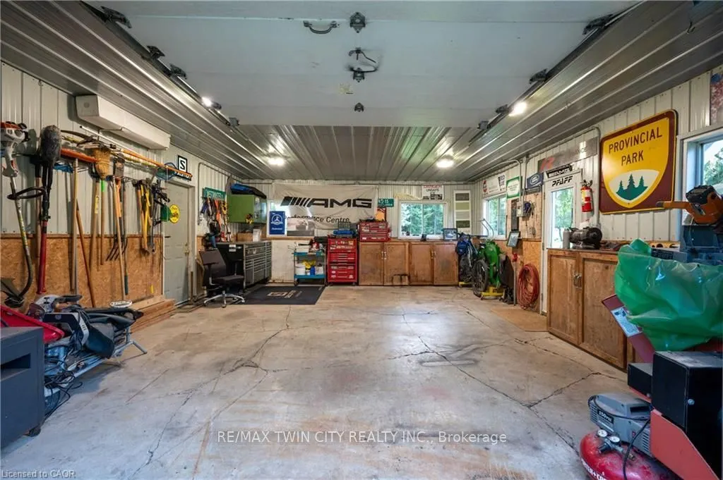 6471 Sideroad 15 Road