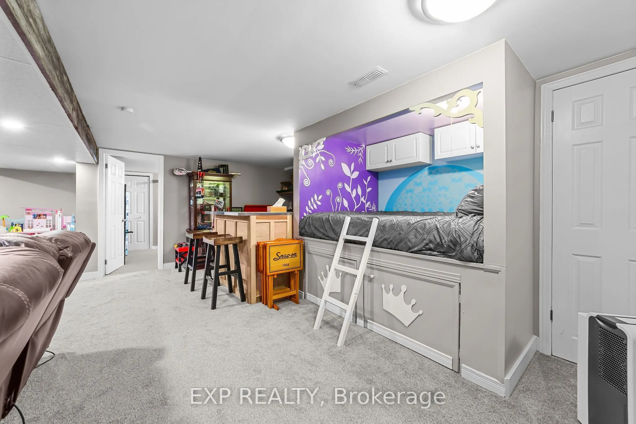9221 Hickory Drive
