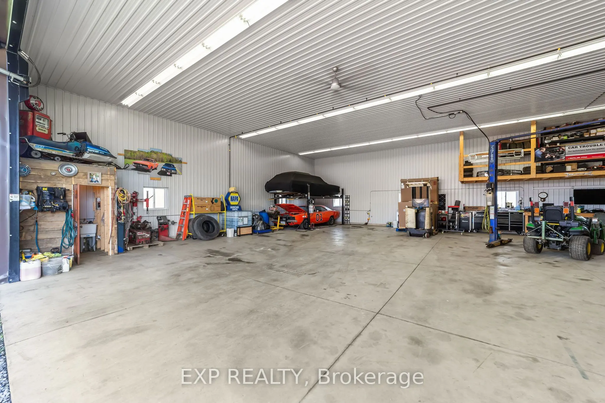 9221 Hickory Drive