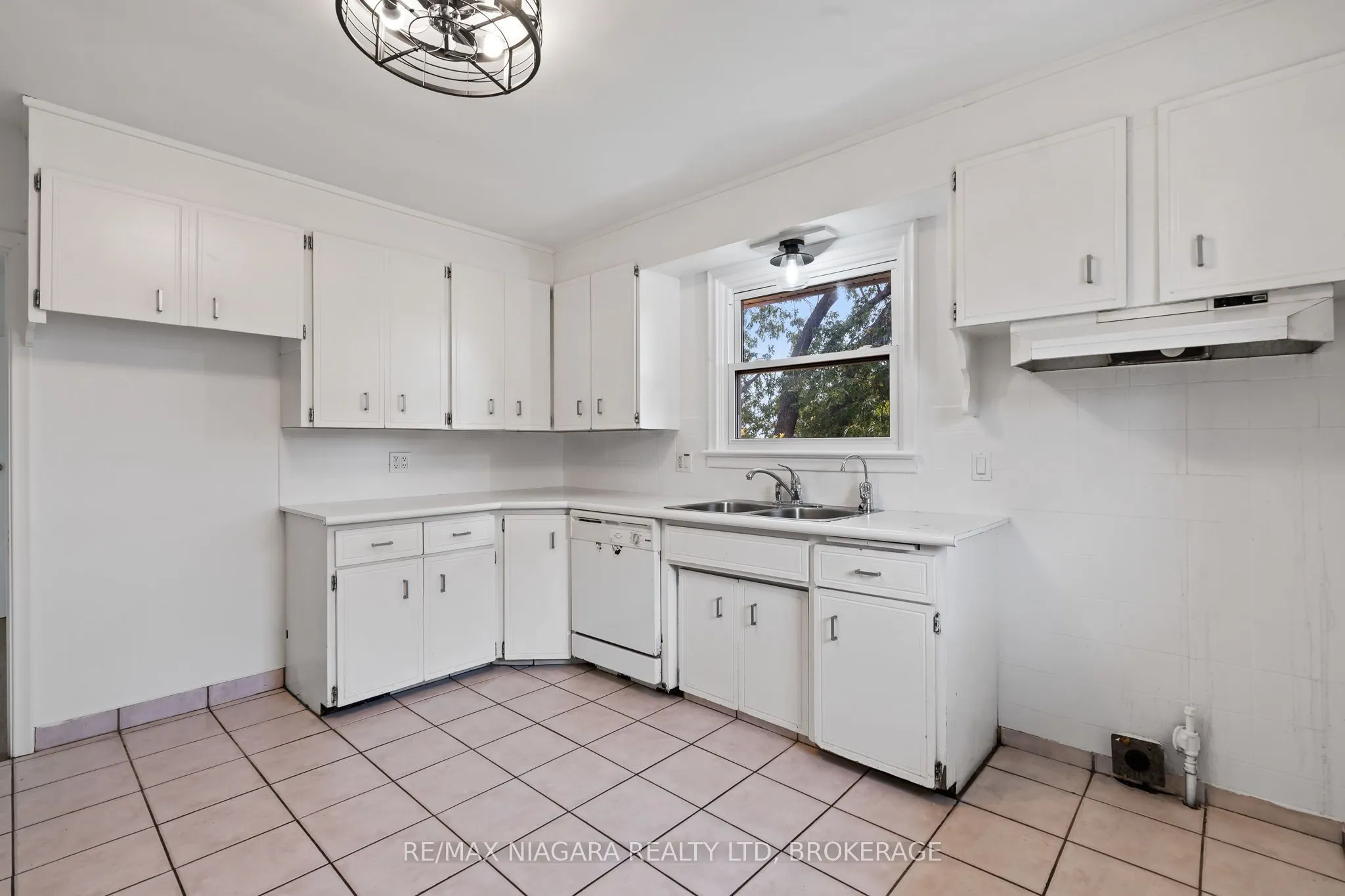 241 Bertie Street