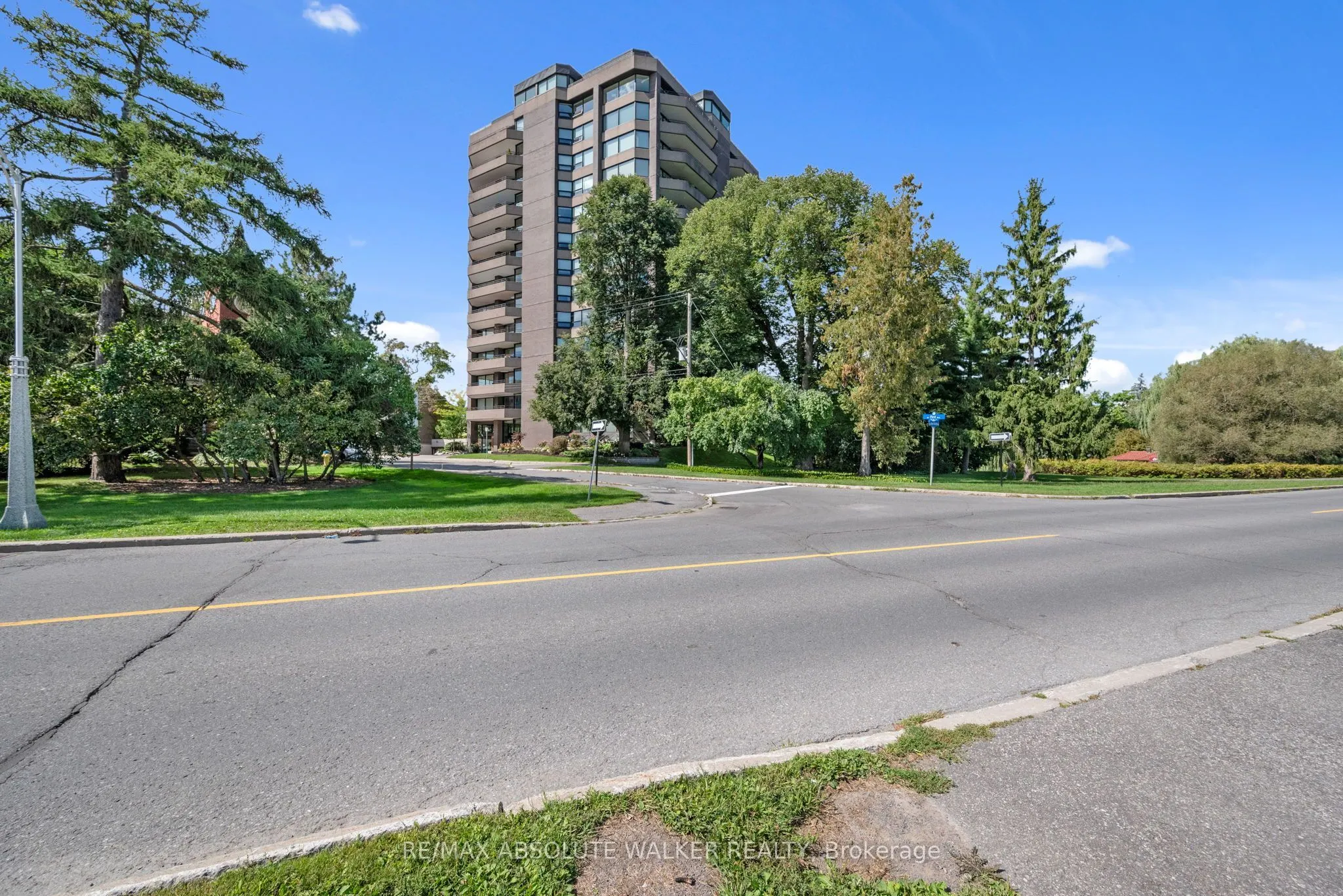 300 Queen Elizabeth Drive #9B