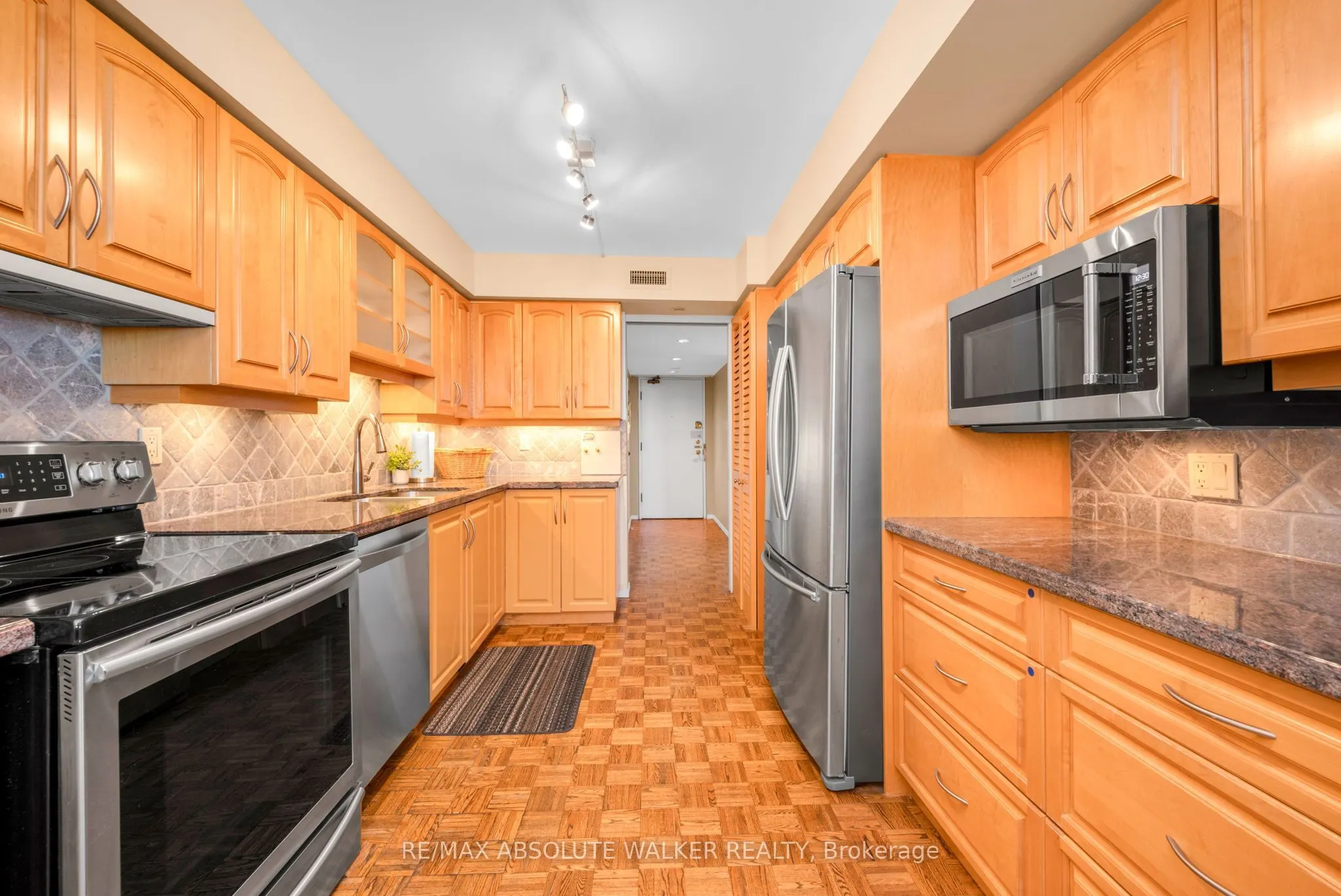 300 Queen Elizabeth Drive #9B