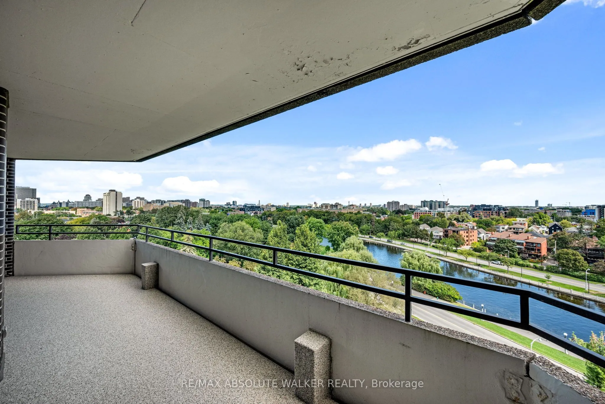 300 Queen Elizabeth Drive #9B
