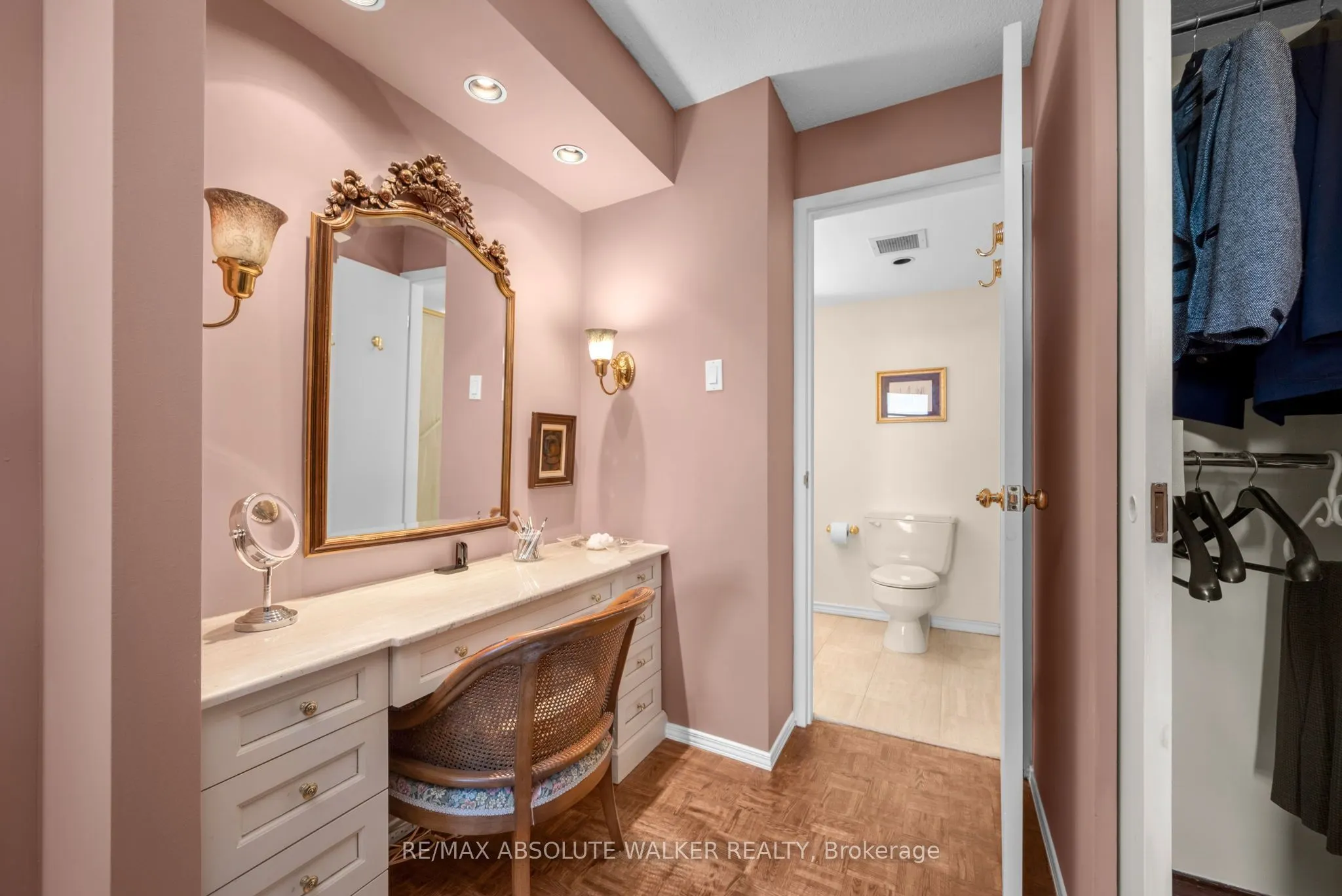 300 Queen Elizabeth Drive #9B
