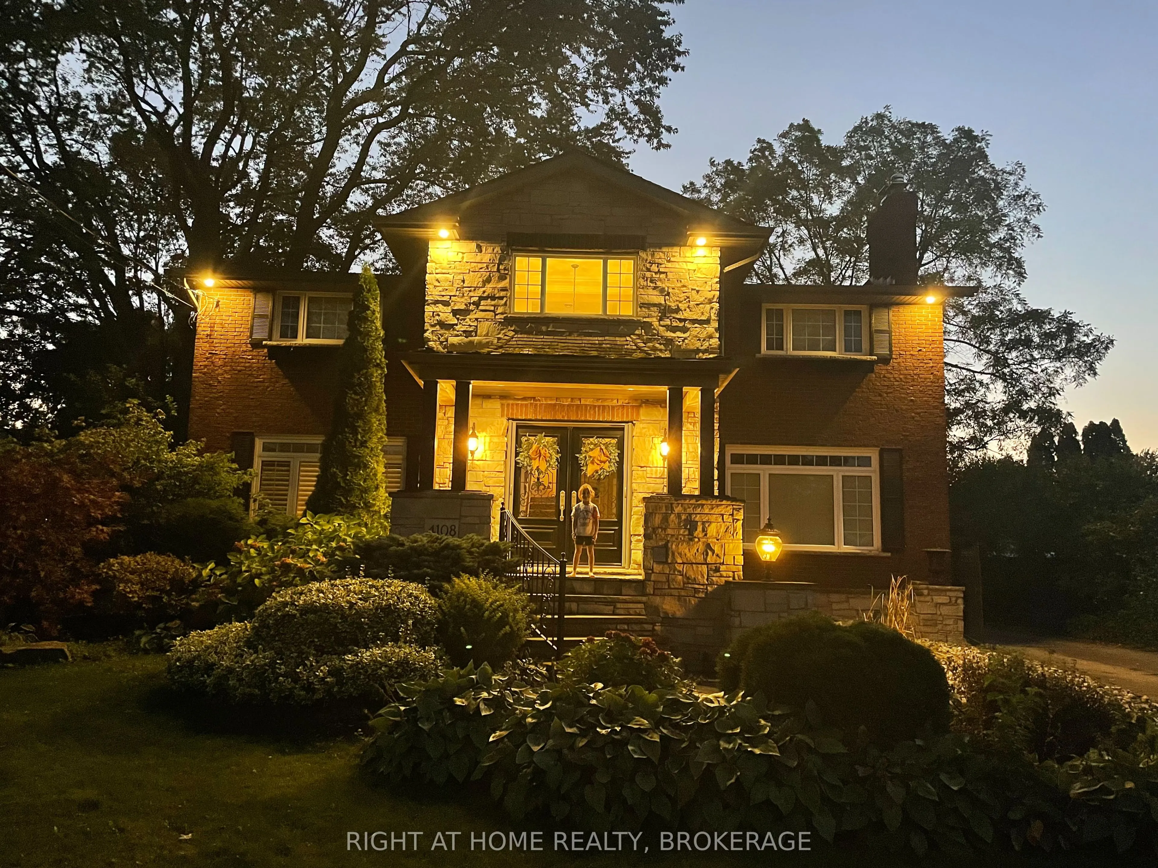 4108 Queen Victoria Street