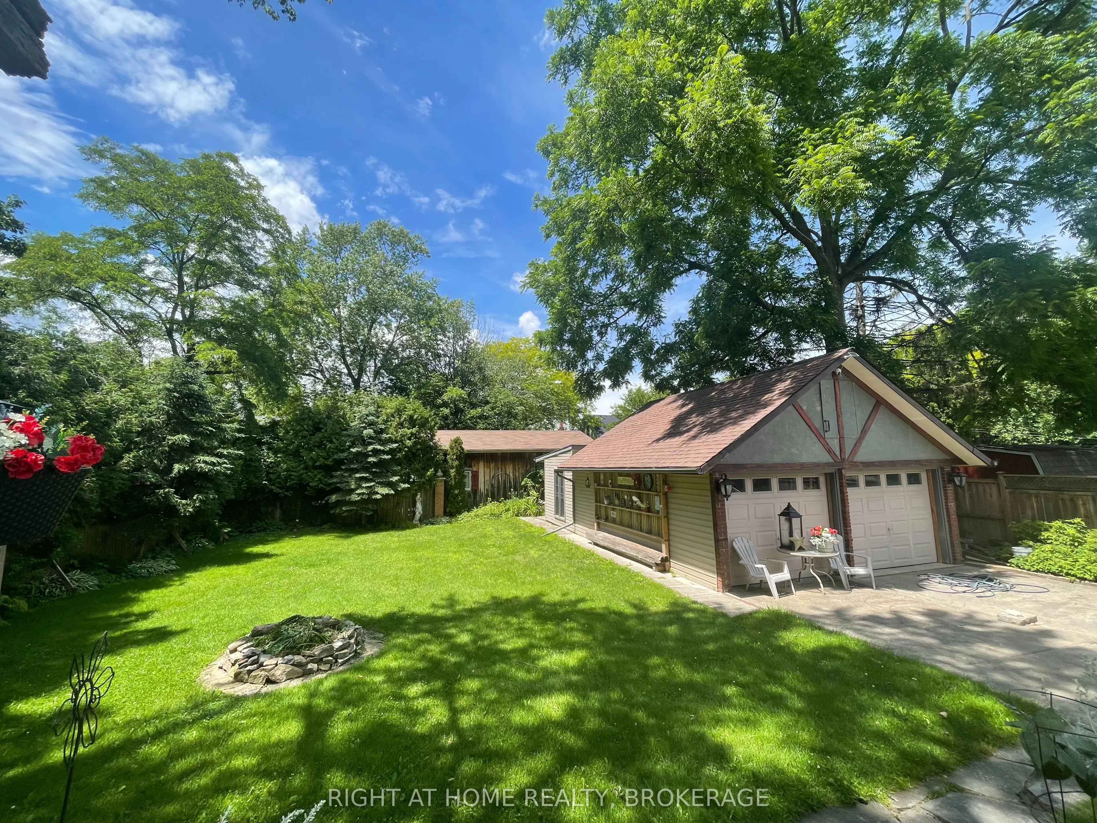 4108 Queen Victoria Street