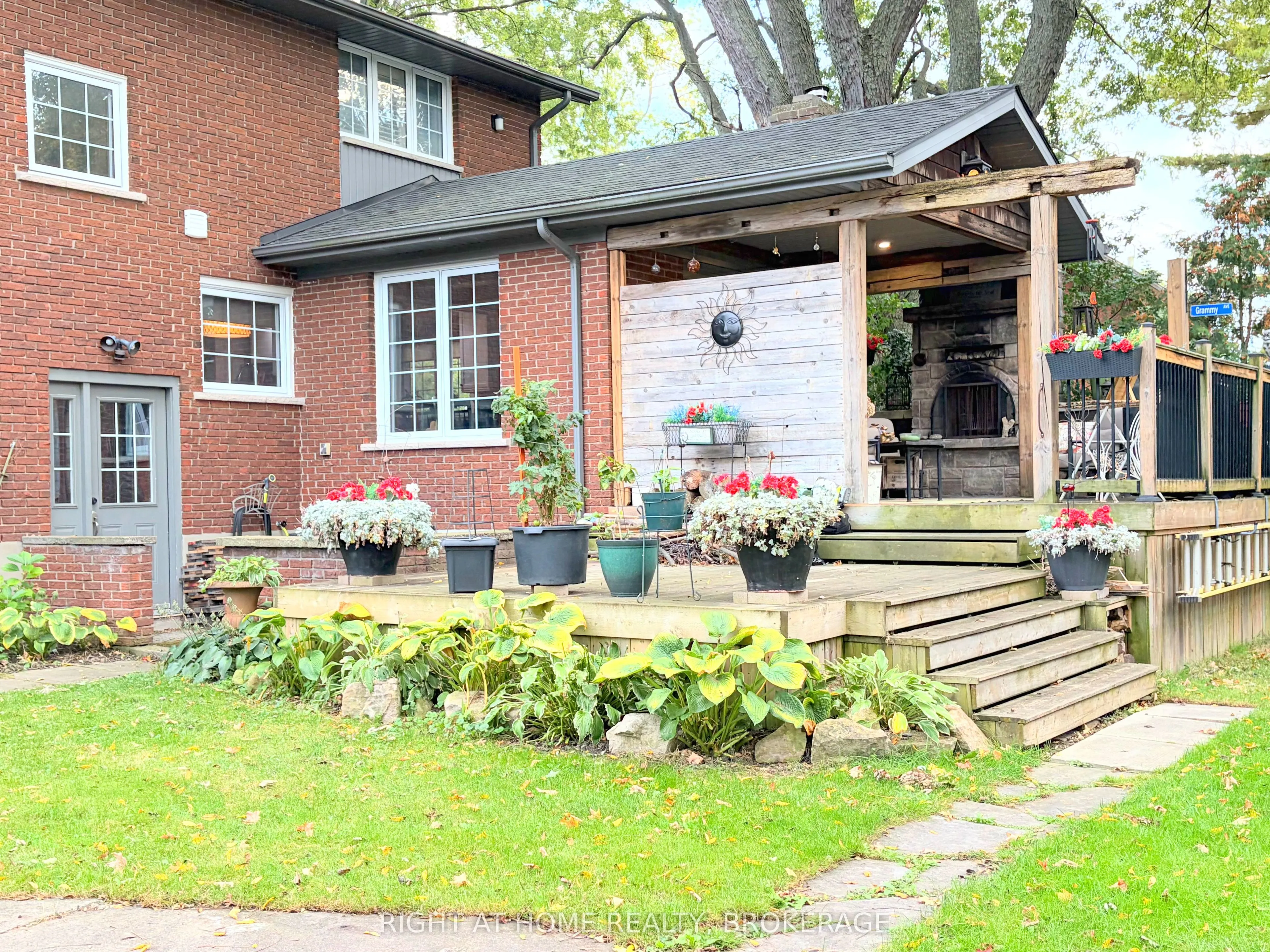 4108 Queen Victoria Street