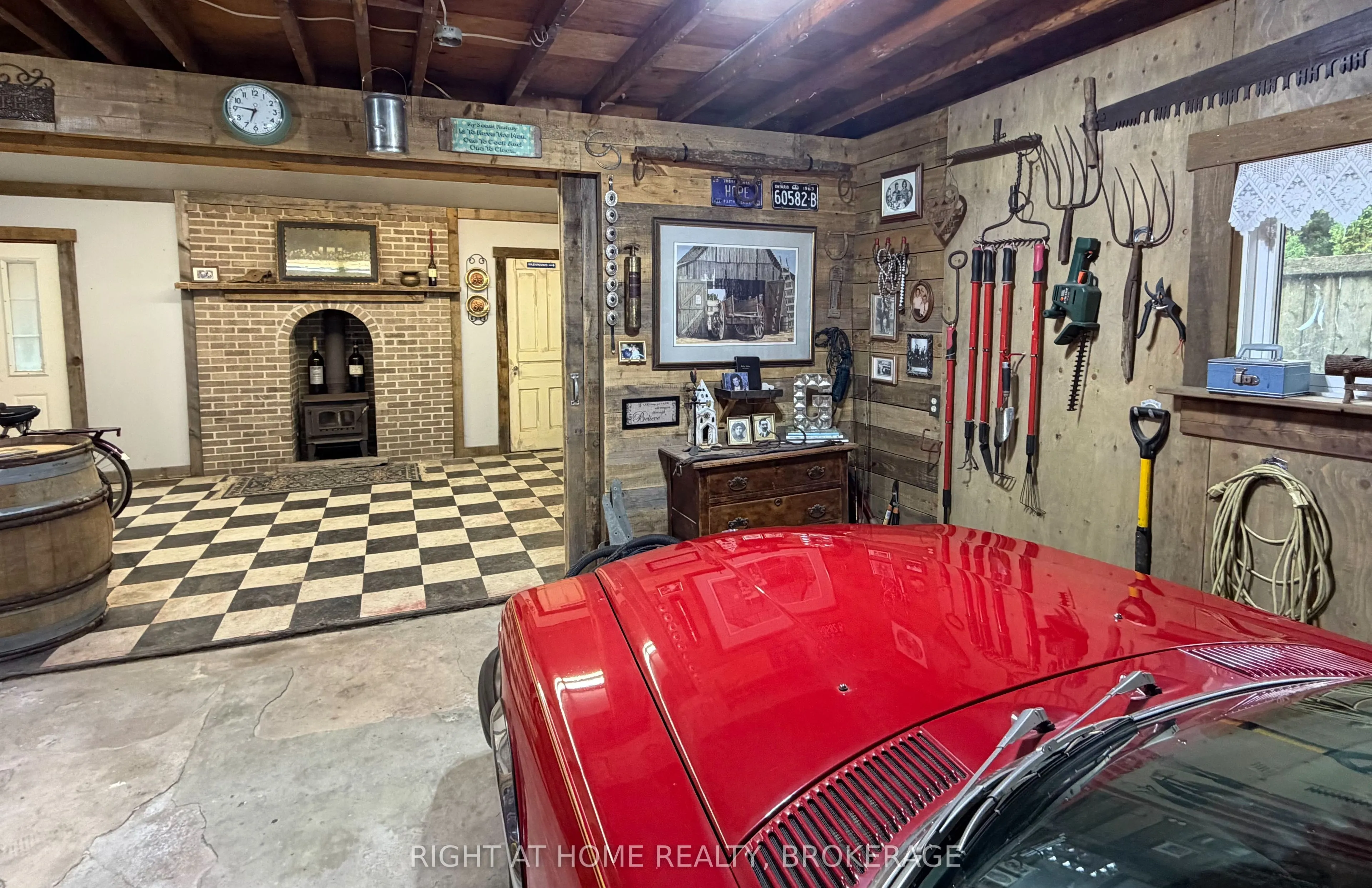 4108 Queen Victoria Street