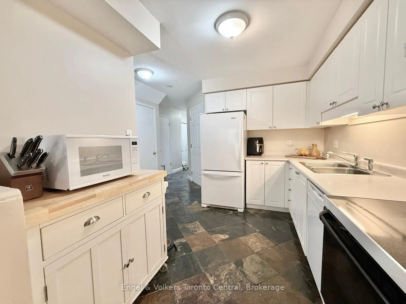 920 Edinburgh Road S #9
