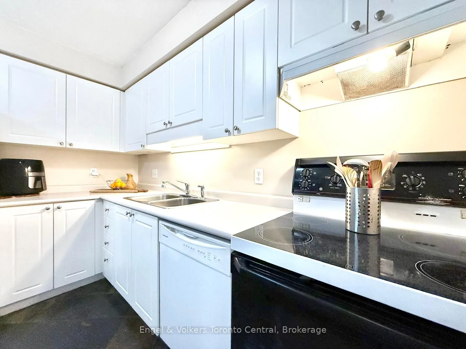 920 Edinburgh Road S #9