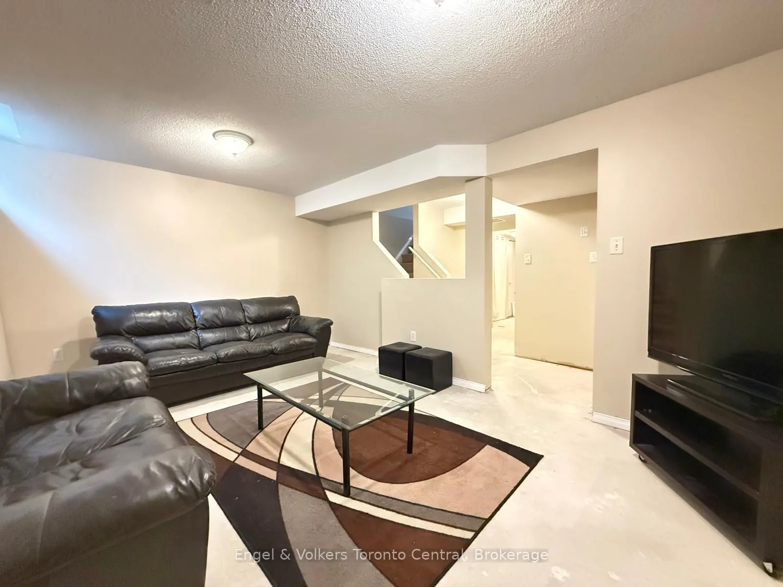 920 Edinburgh Road S #9
