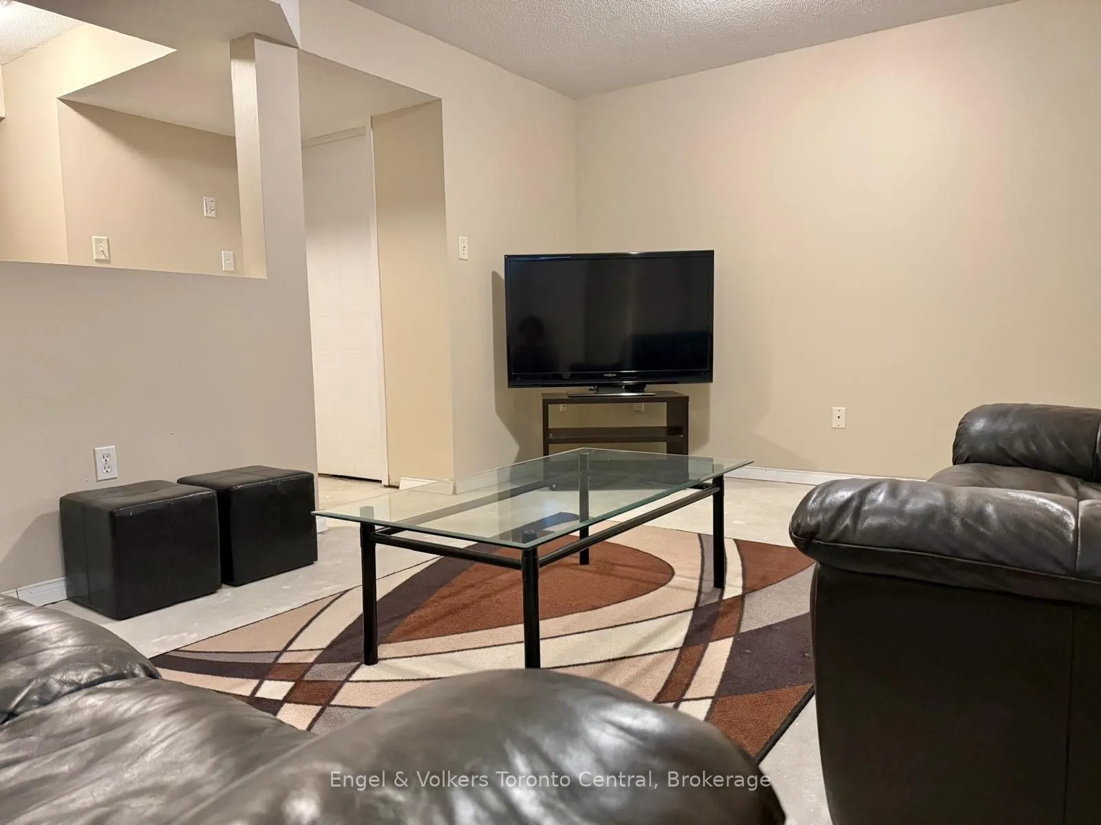 920 Edinburgh Road S #9