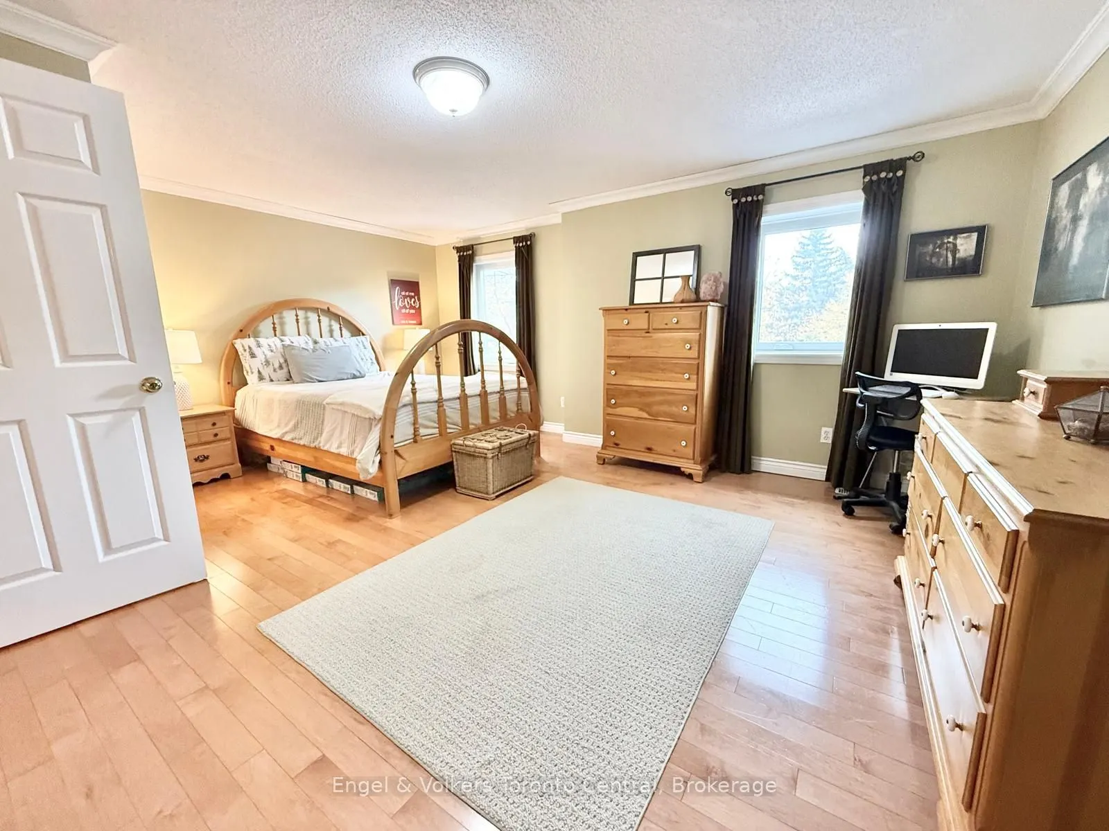 920 Edinburgh Road S #9