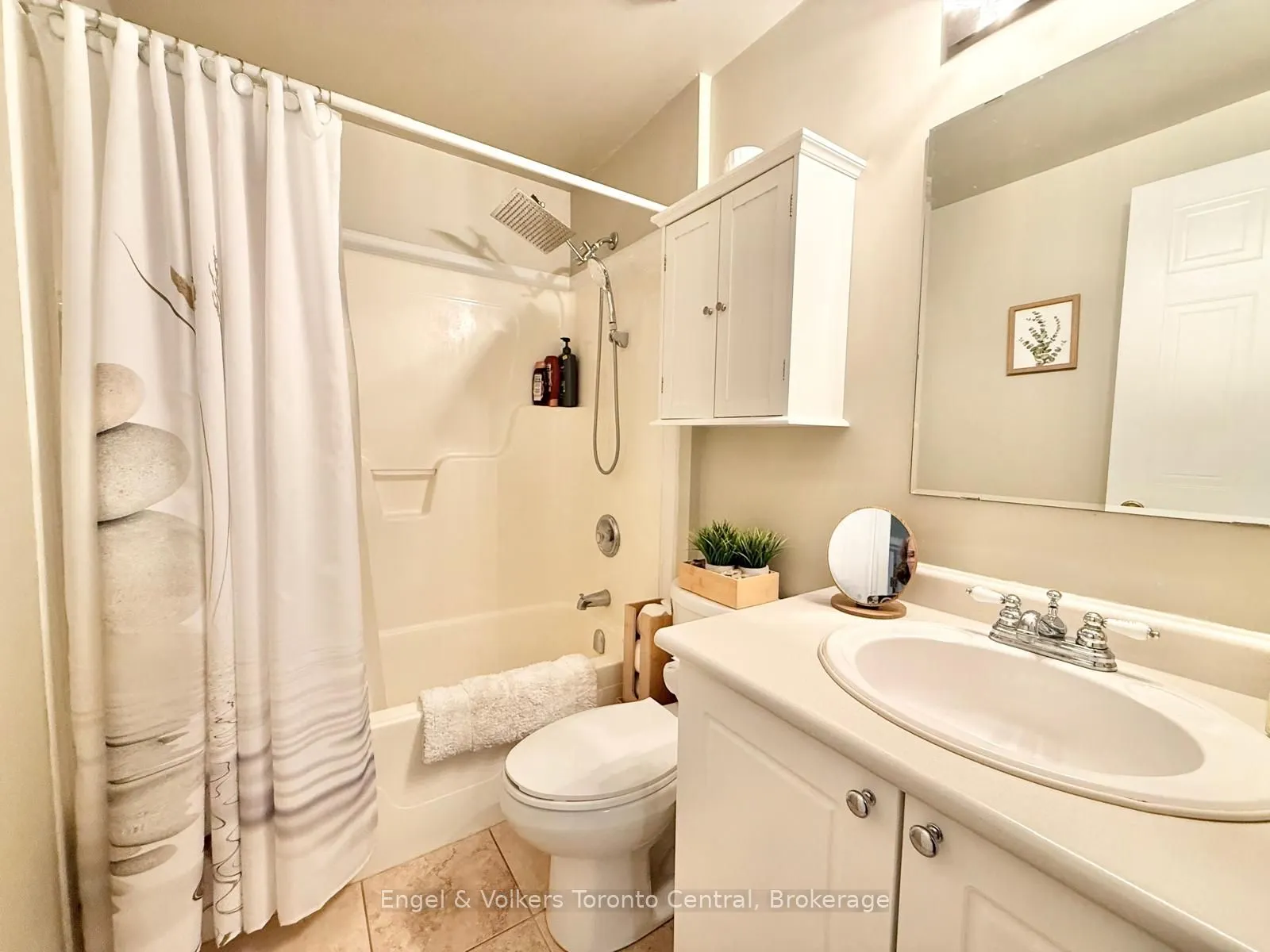 920 Edinburgh Road S #9