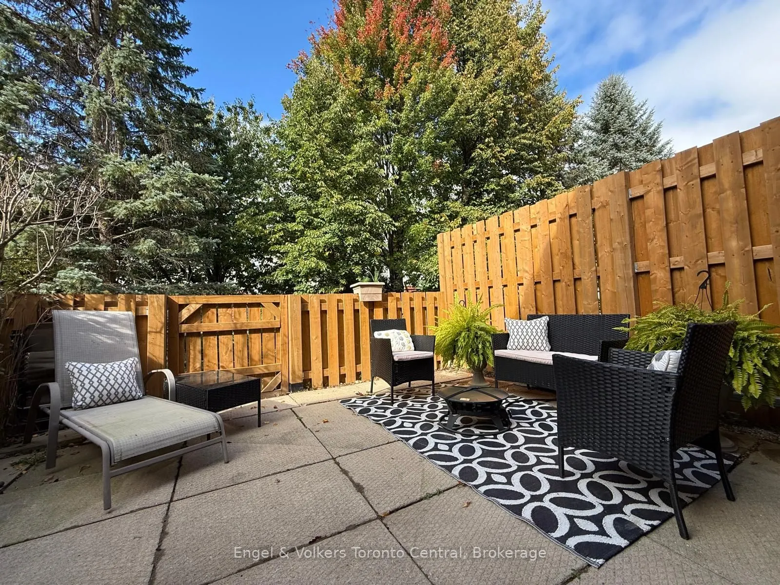 920 Edinburgh Road S #9