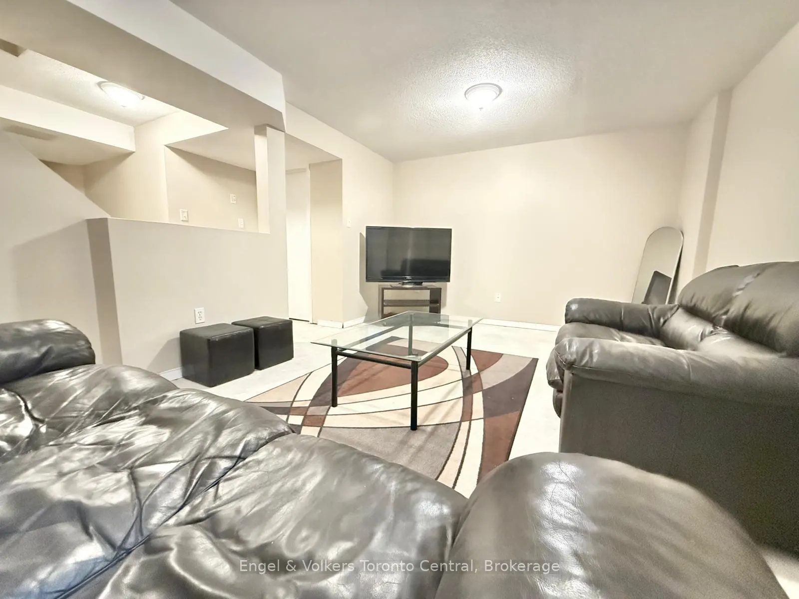 920 Edinburgh Road S #9
