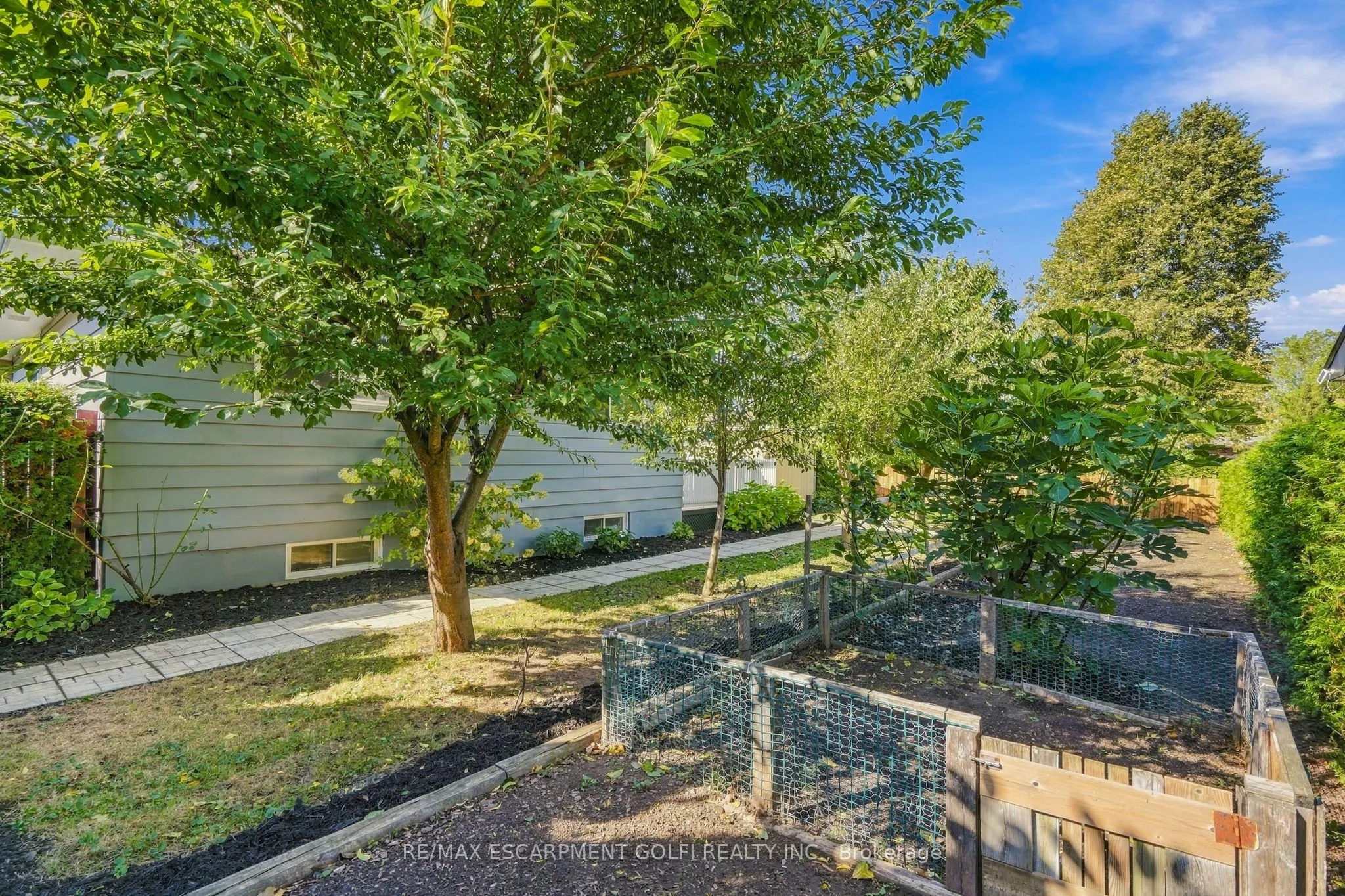 11 Dawn Road