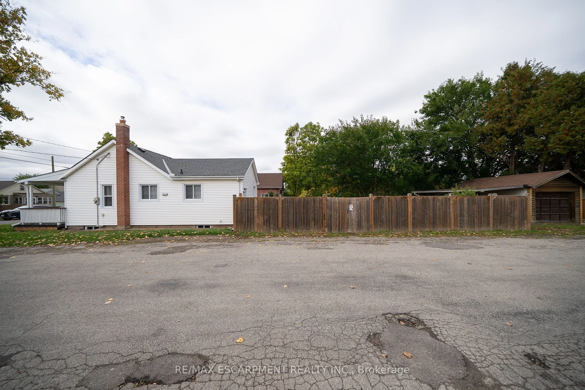 364 Wellington Street