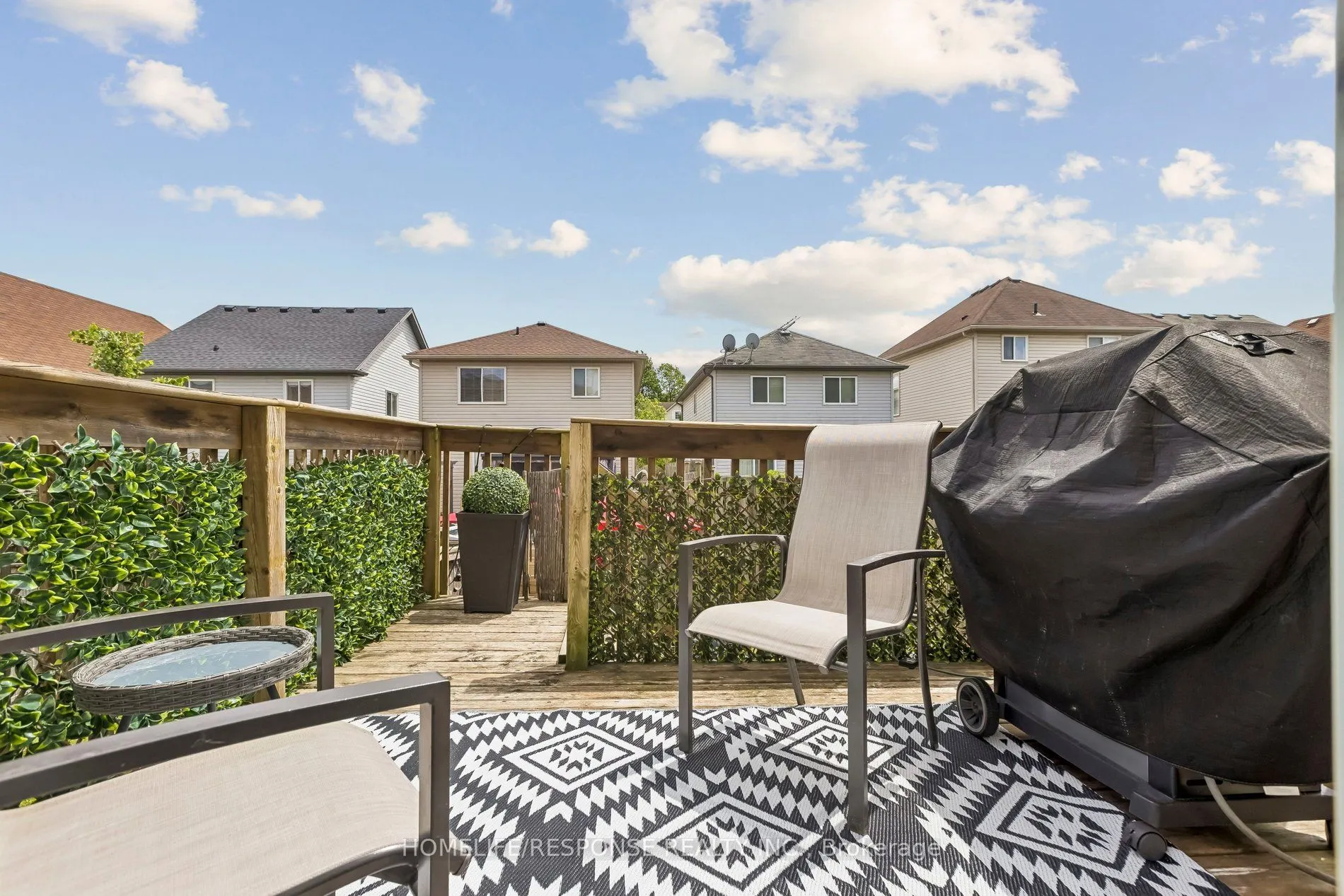 222 SOPHIA Crescent