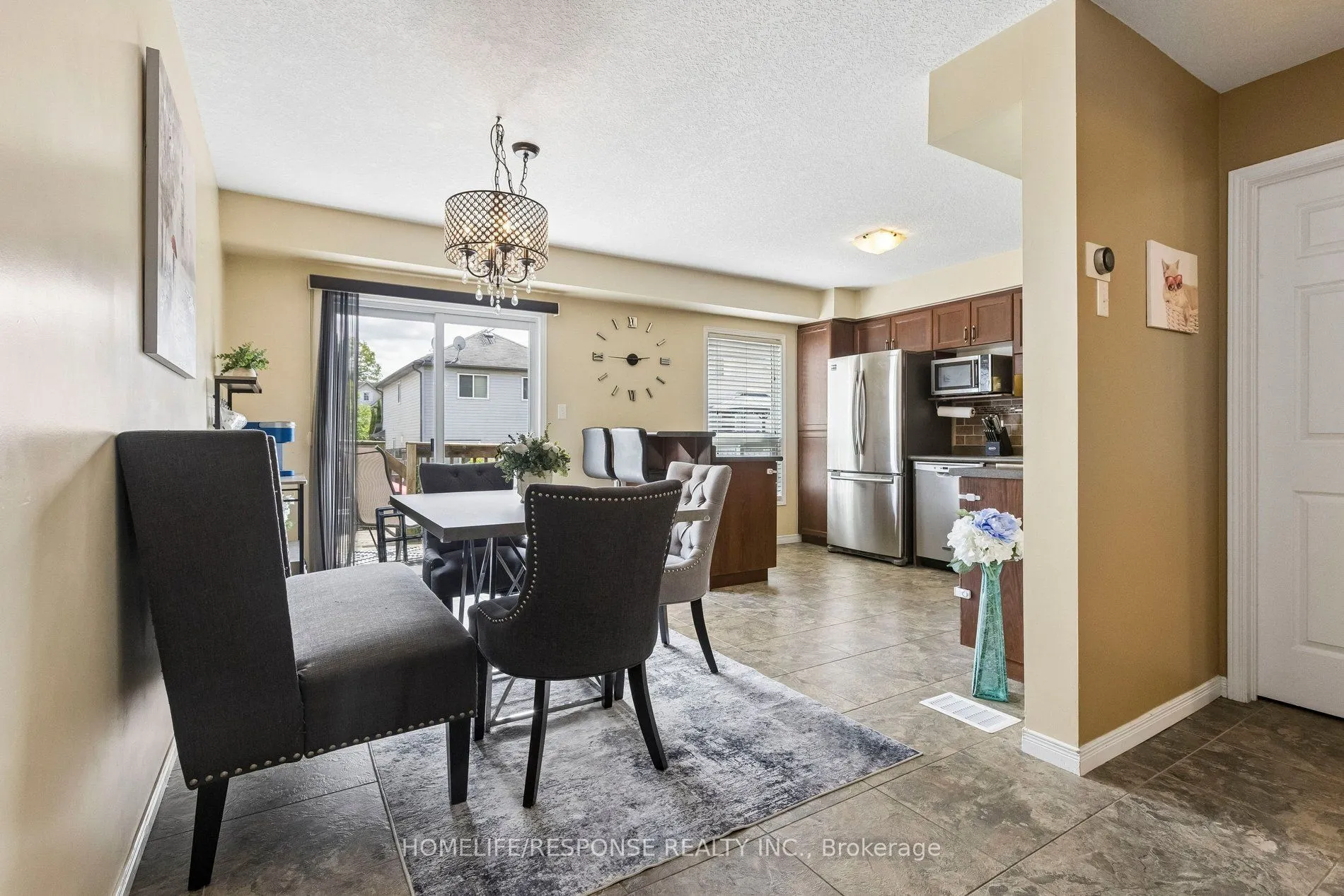 222 SOPHIA Crescent