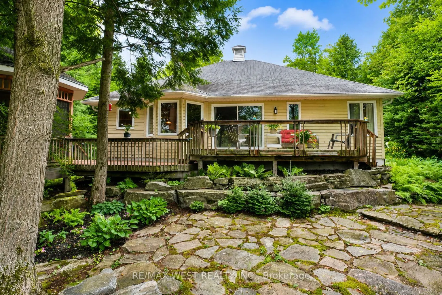 20 Deerhurst Highlands Drive