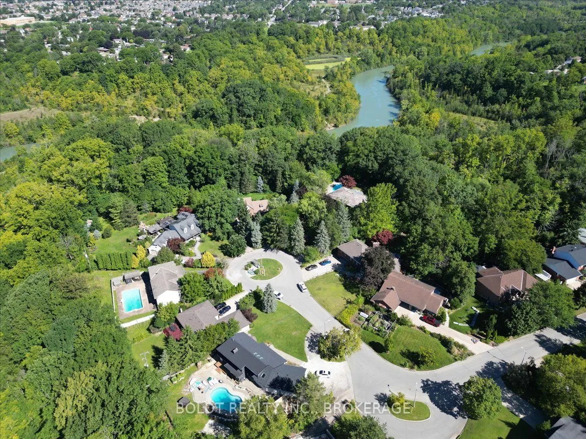 290 Riverview Boulevard