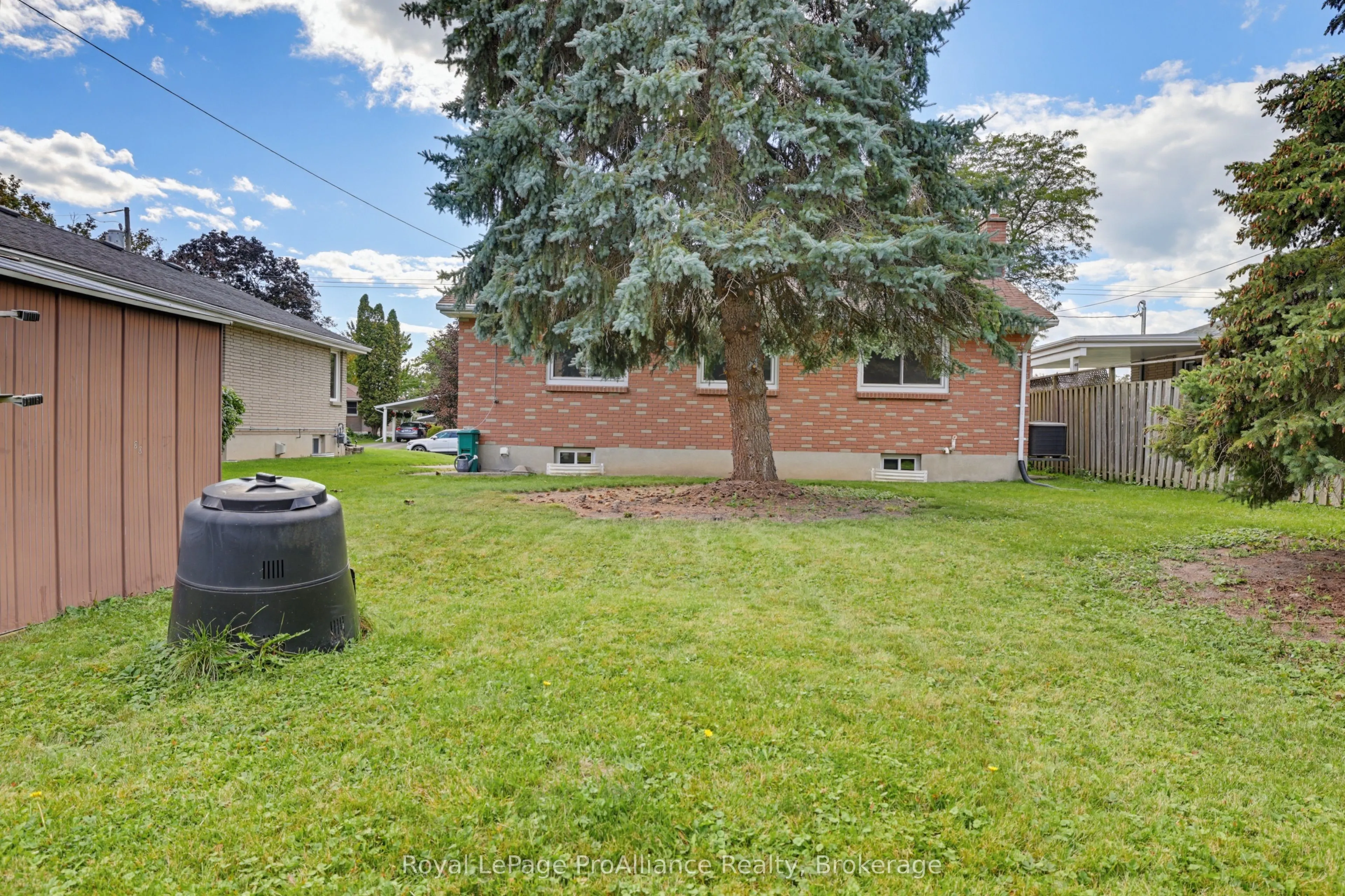 64 Elizabeth Crescent