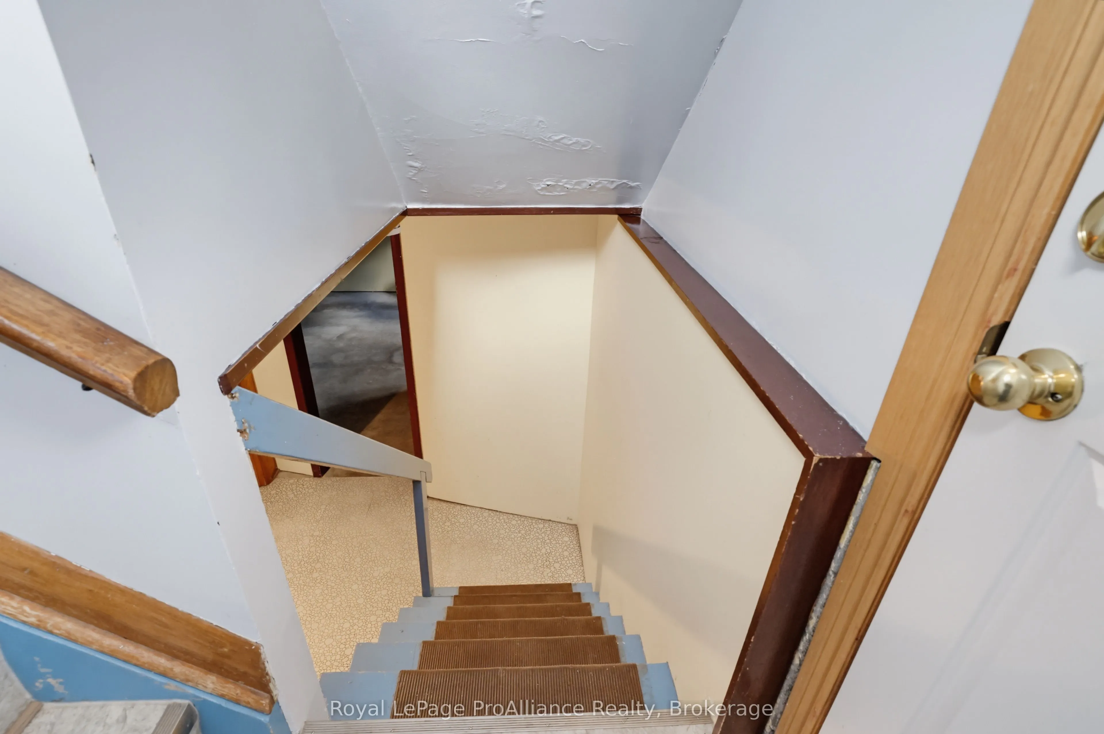 64 Elizabeth Crescent