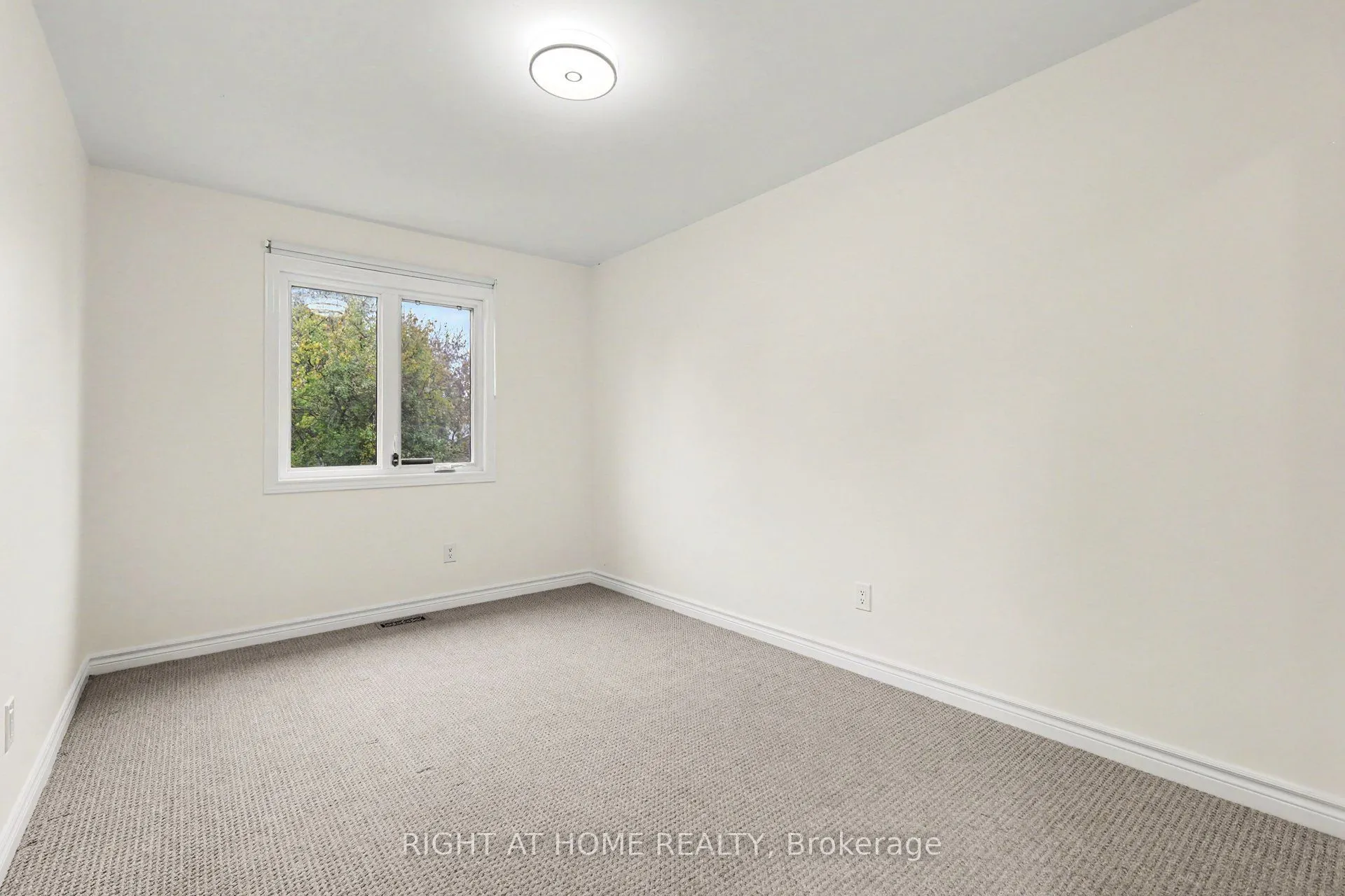285 Munro Street