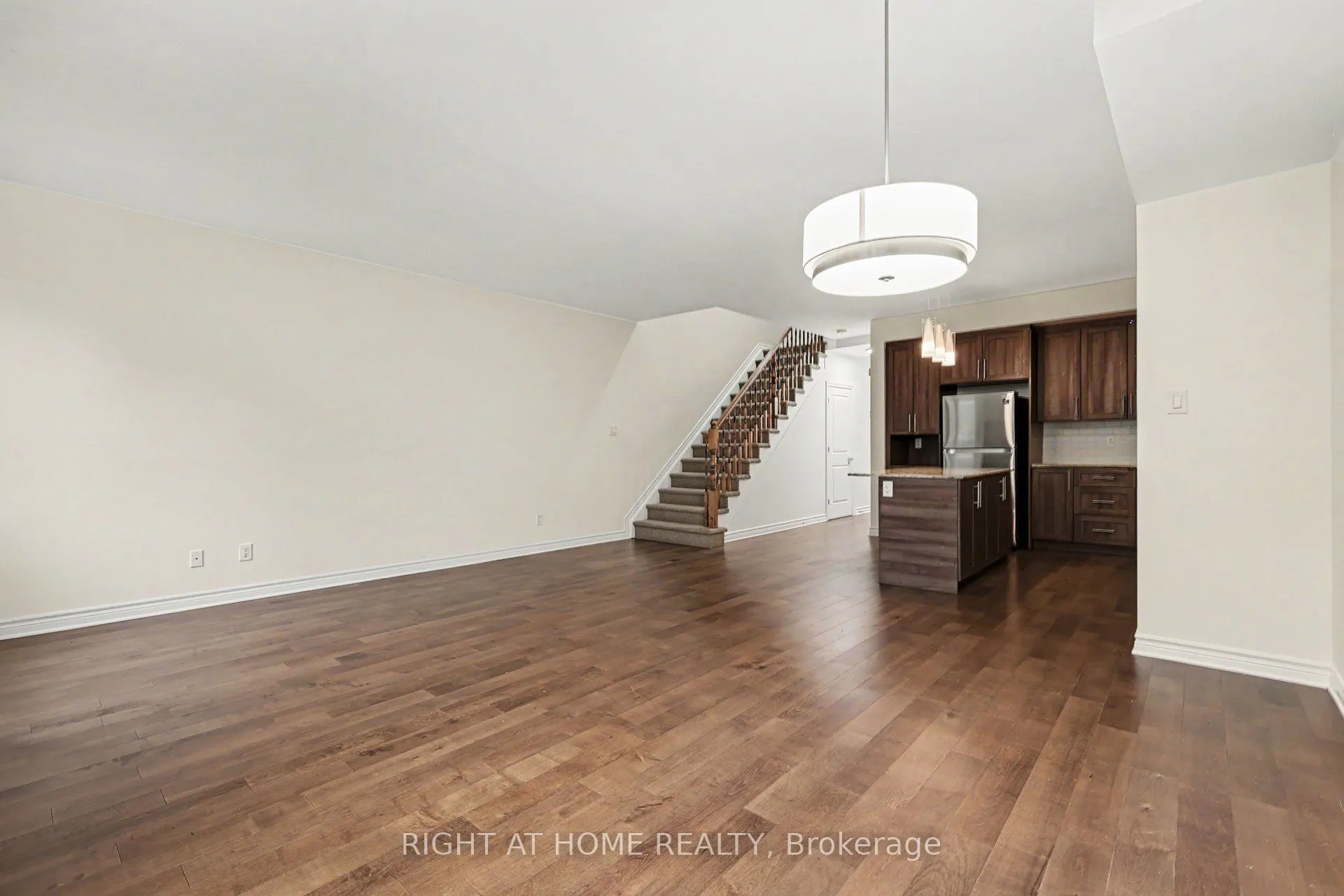 285 Munro Street