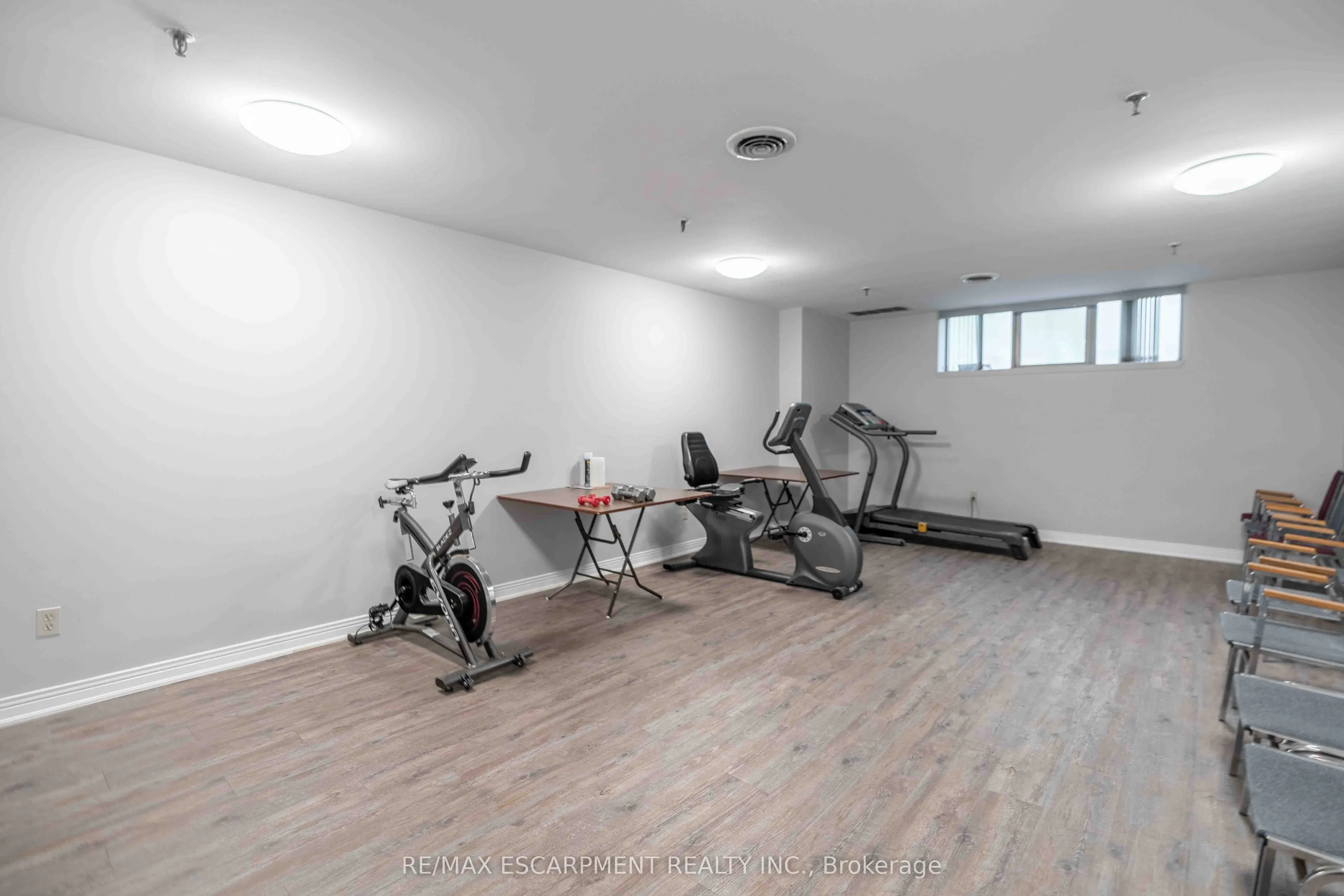 6 VILLAGE GREEN Boulevard #606