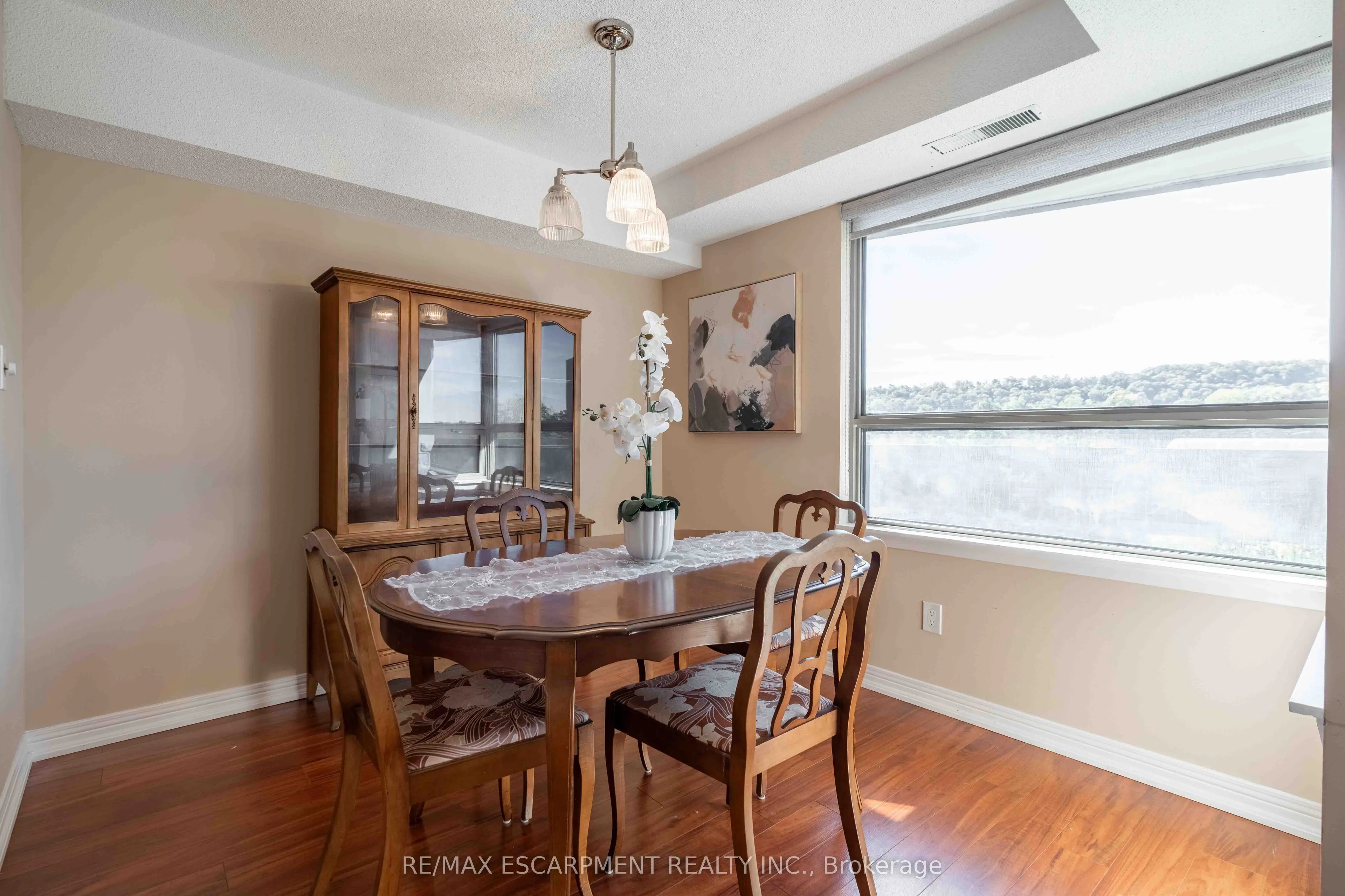 6 VILLAGE GREEN Boulevard #606