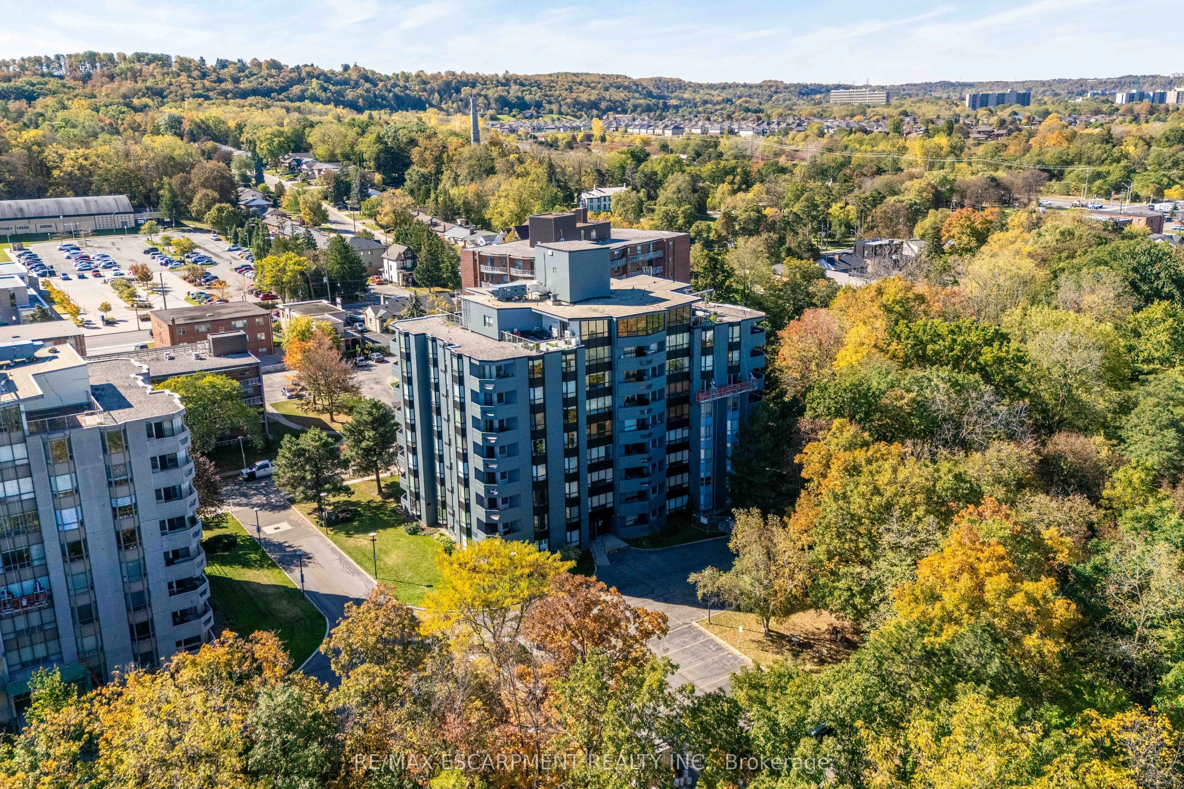 606 VILLAGE GREEN Boulevard #6