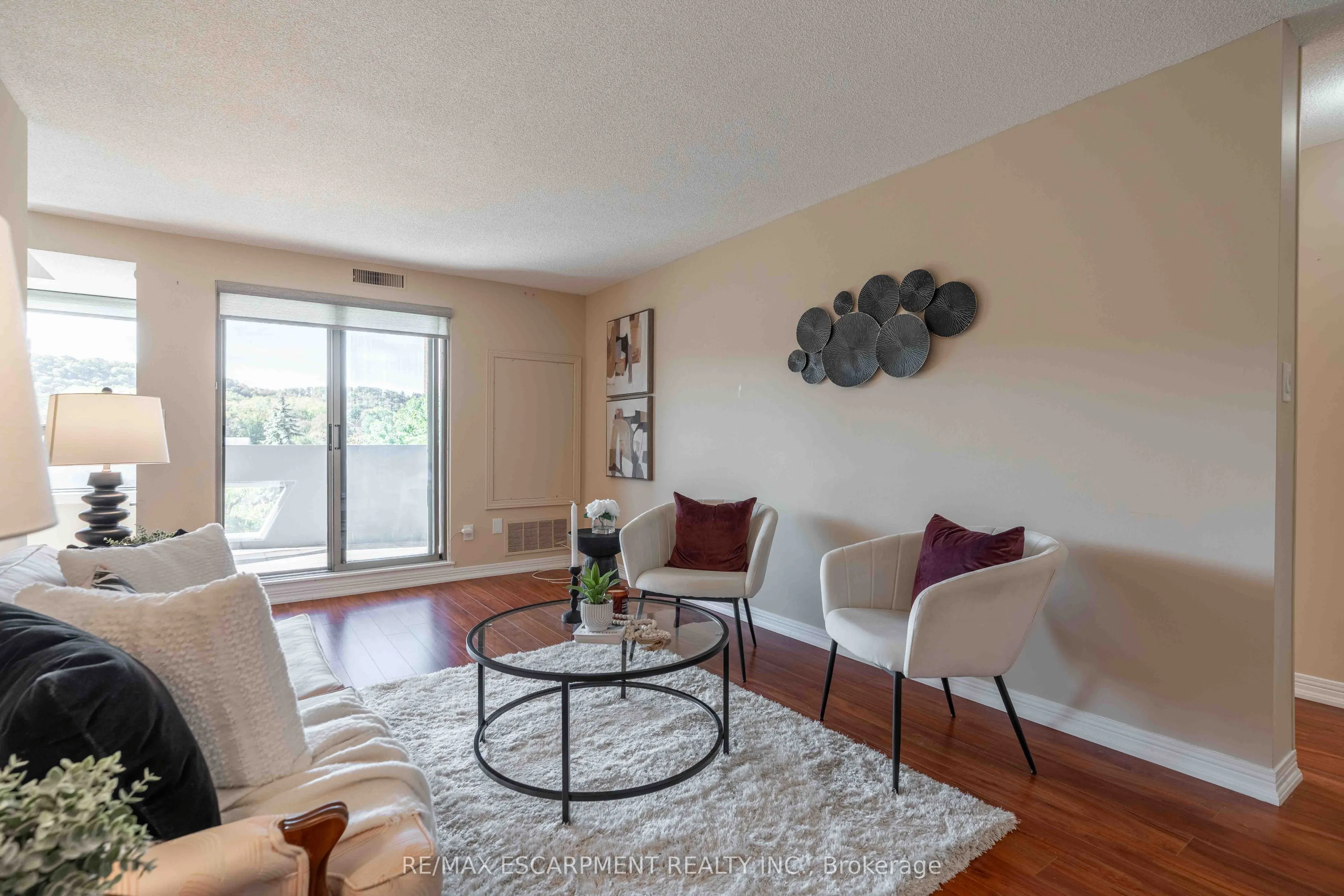 606 VILLAGE GREEN Boulevard #6