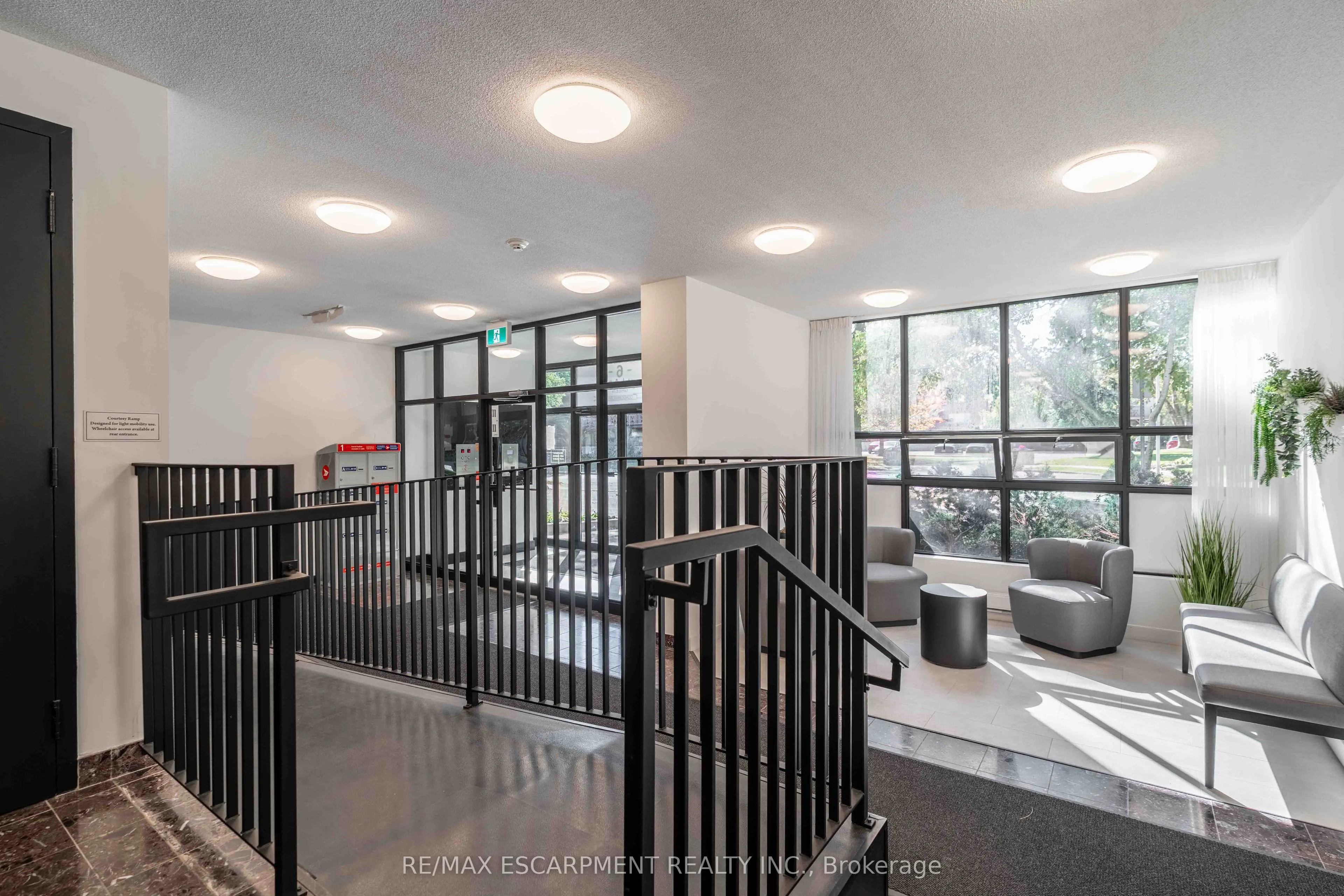 6 VILLAGE GREEN Boulevard #606